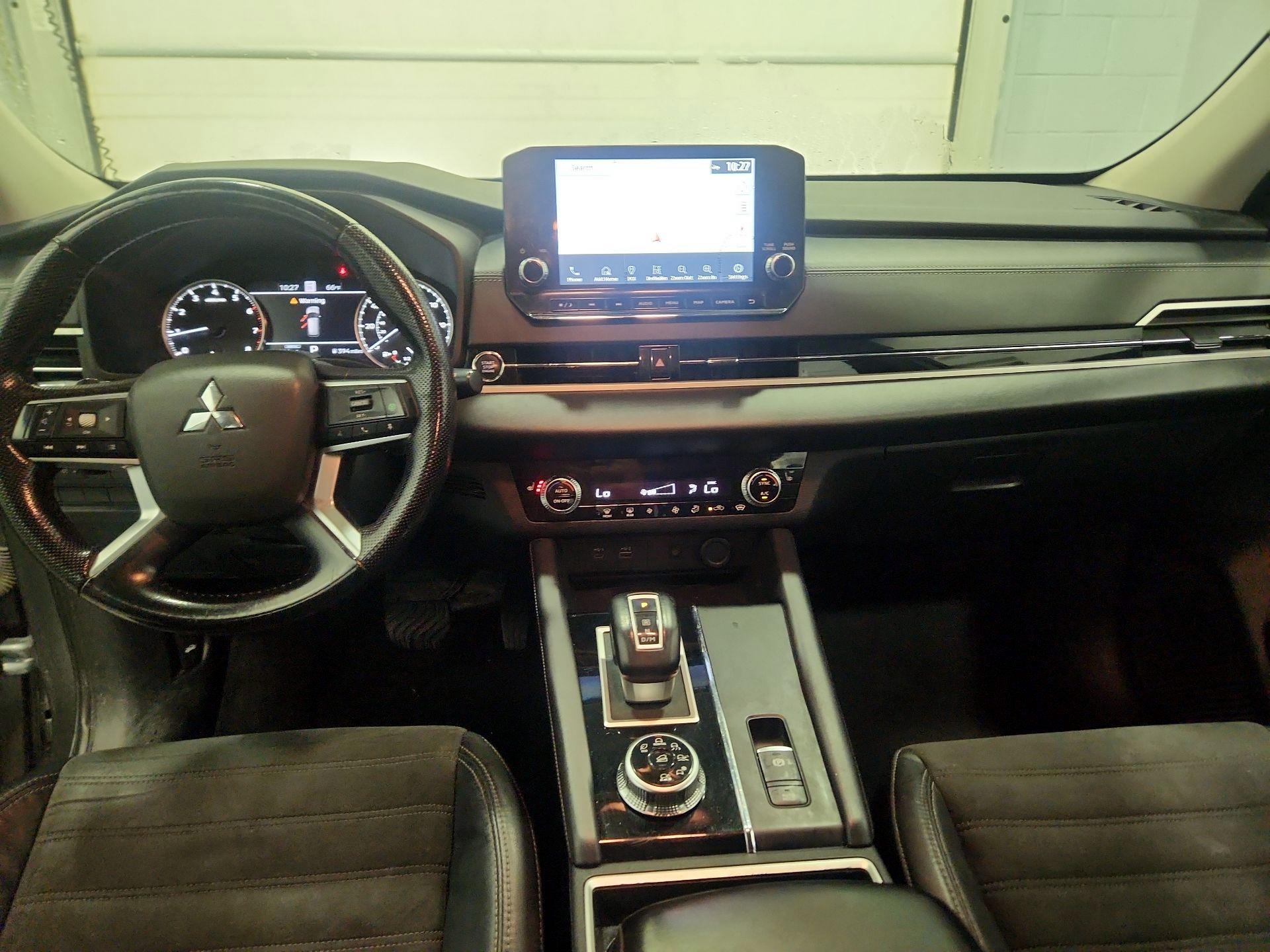 Thumbnail: 2022 Mitsubishi Outlander - 9