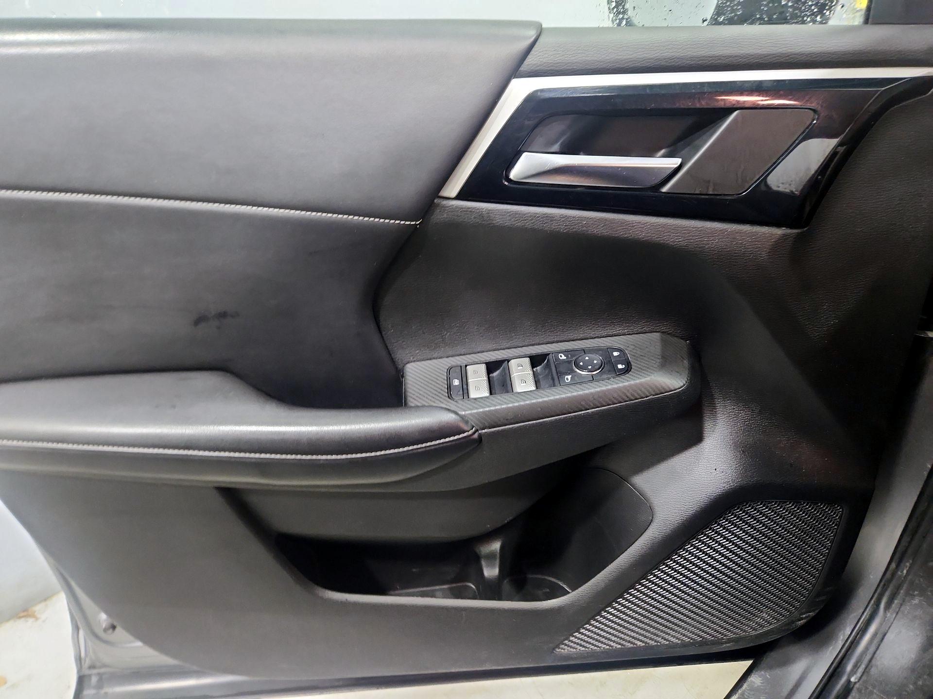 Thumbnail: 2022 Mitsubishi Outlander - 12