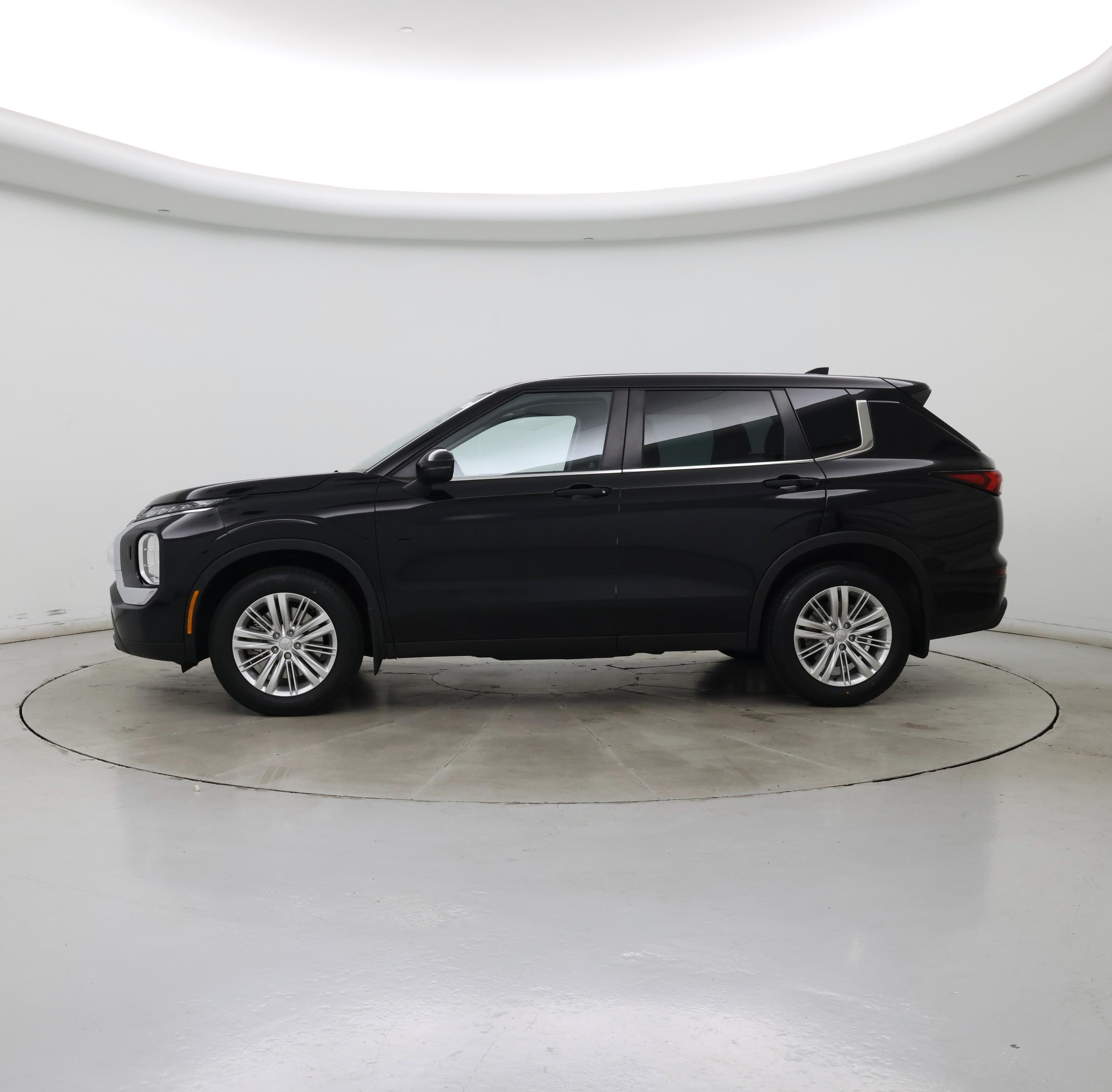 Thumbnail: 2022 Mitsubishi Outlander - 3