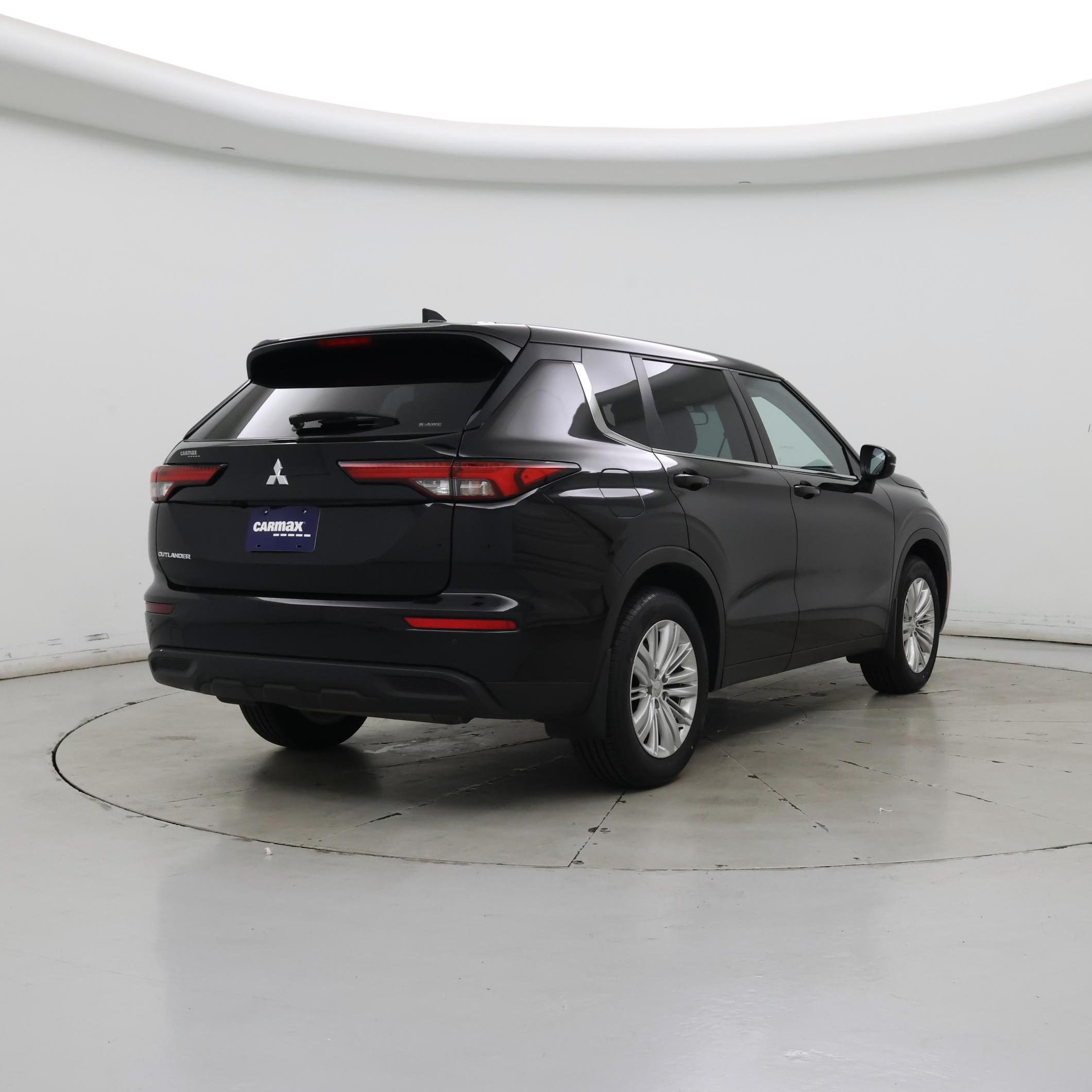Thumbnail: 2022 Mitsubishi Outlander - 8
