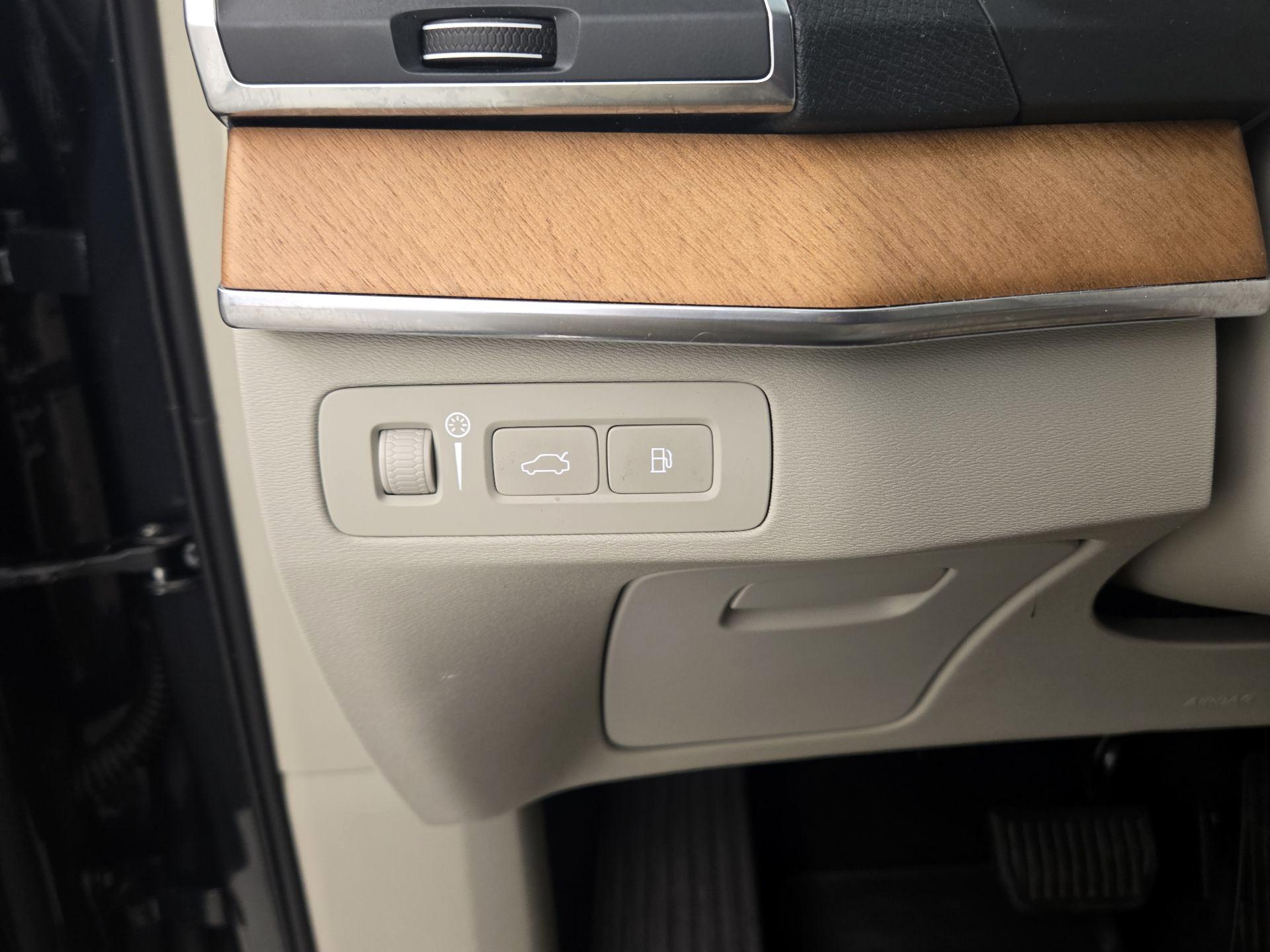 Thumbnail: 2021 Volvo XC90 - 13