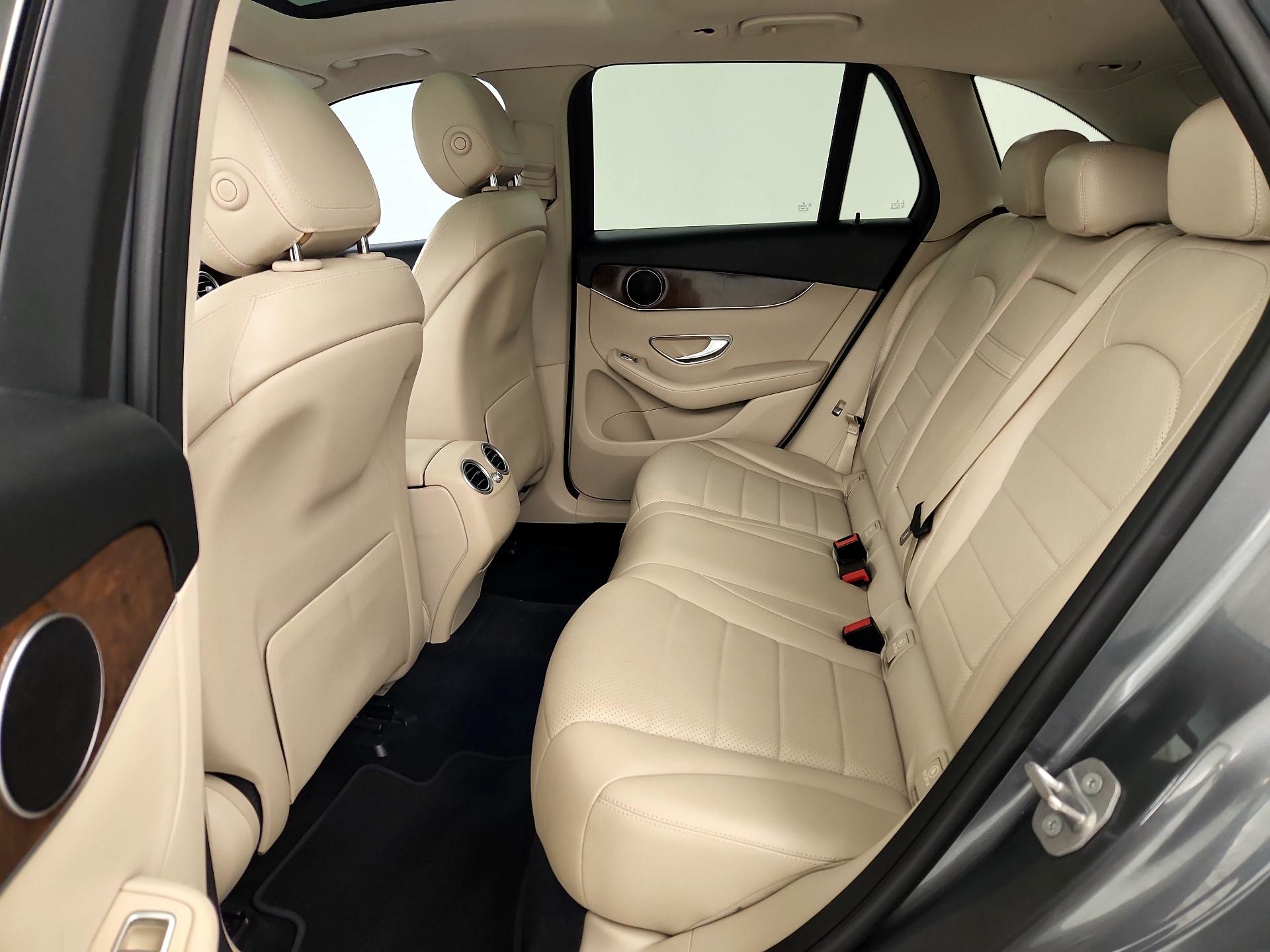 Thumbnail: 2017 Mercedes-Benz GLC - 20