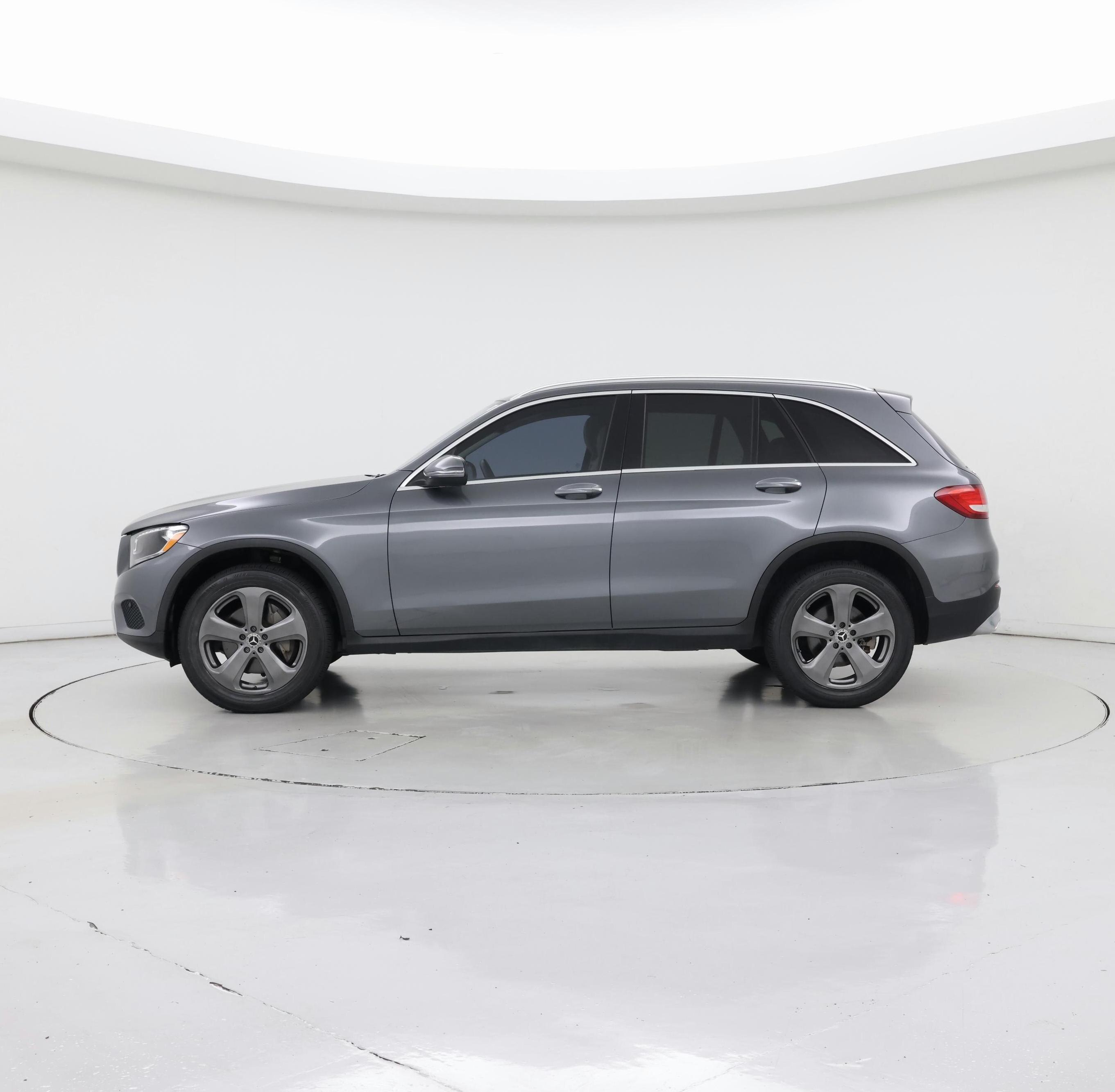 Thumbnail: 2017 Mercedes-Benz GLC - 3