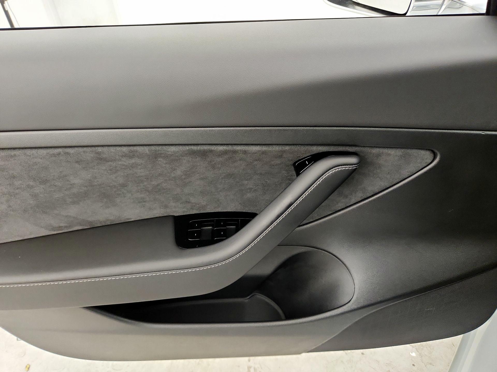 Thumbnail: 2020 Tesla Model 3 - 12