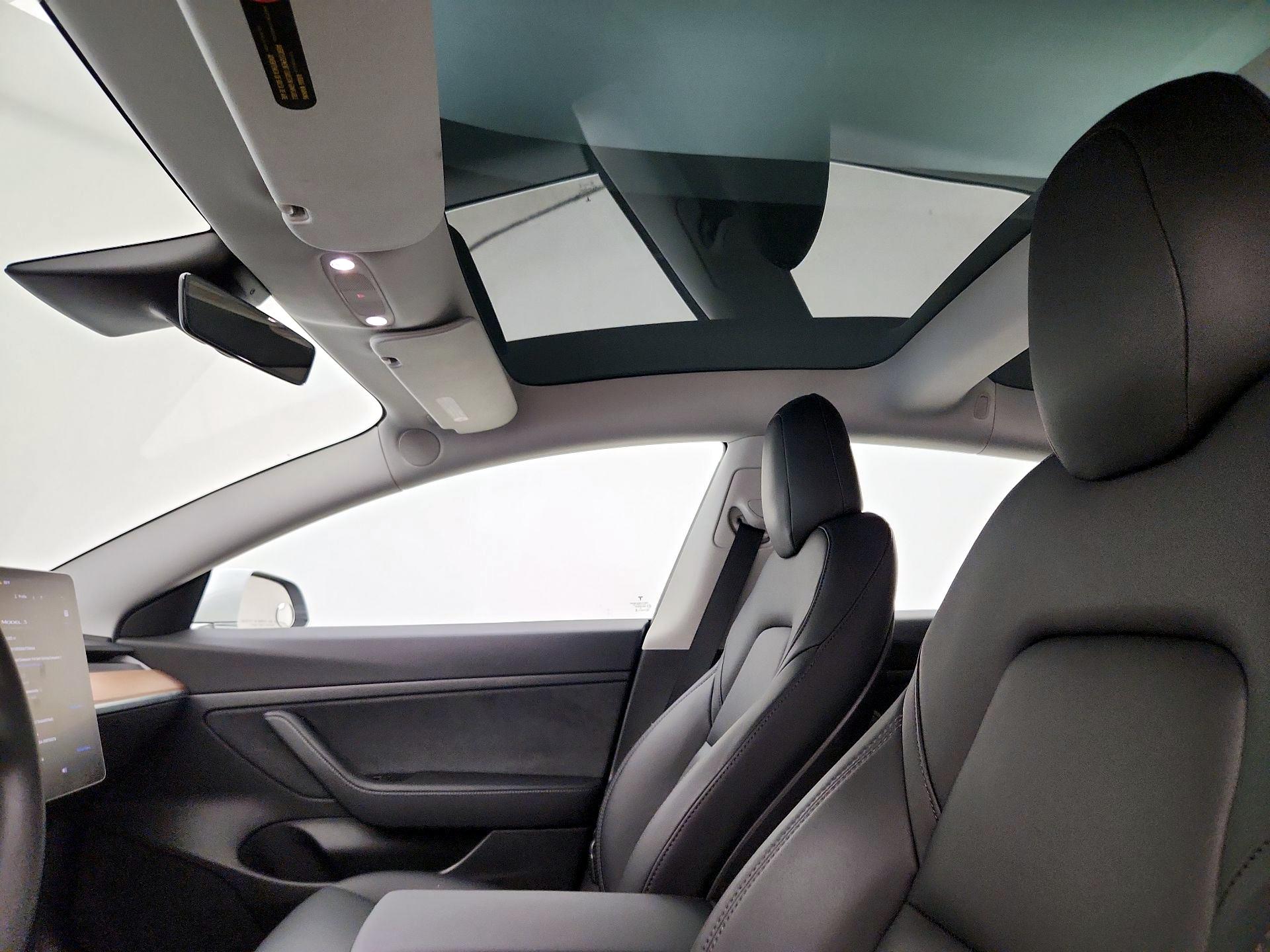 Thumbnail: 2020 Tesla Model 3 - 19