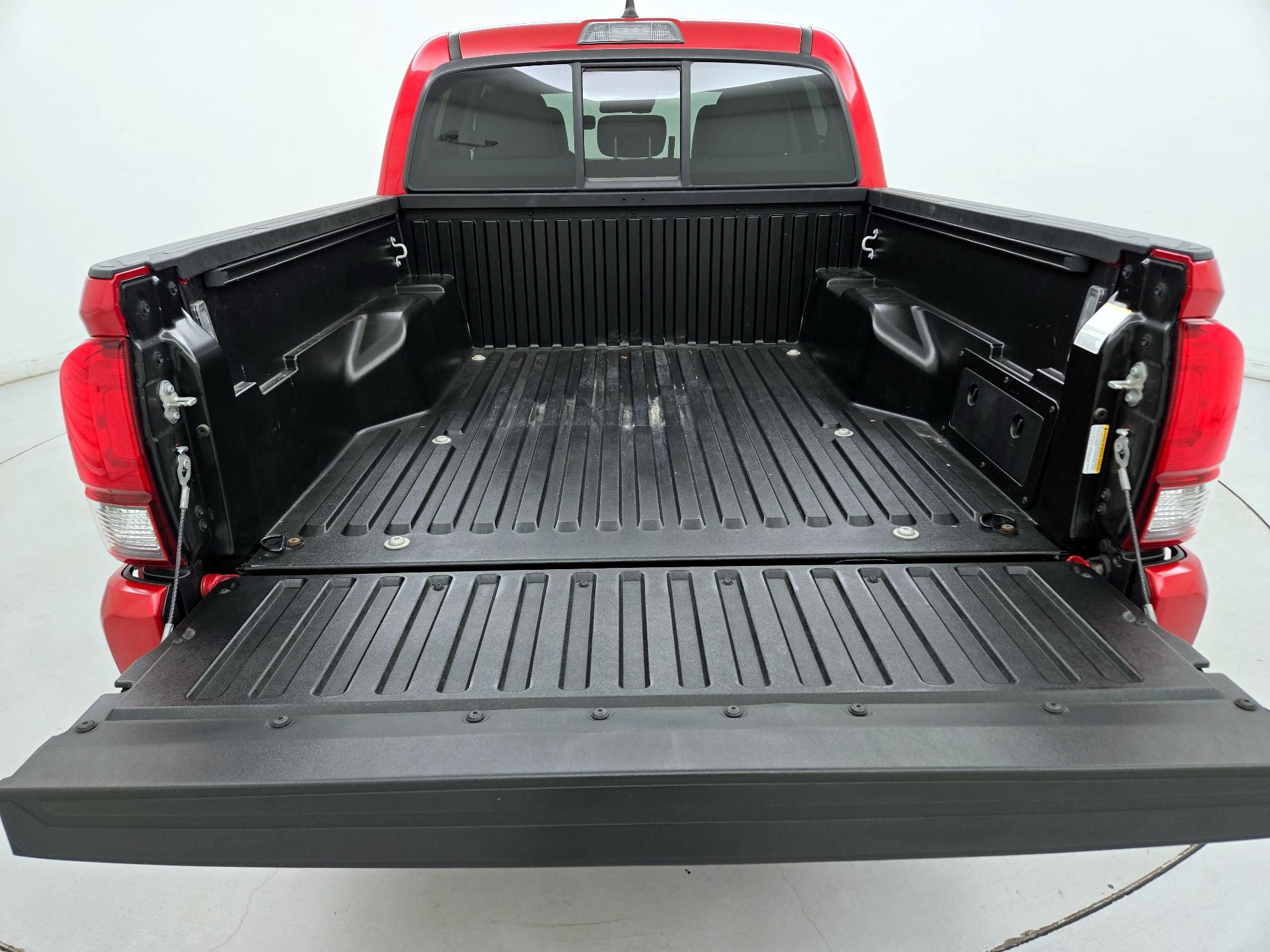 Thumbnail: 2022 Toyota Tacoma - 20