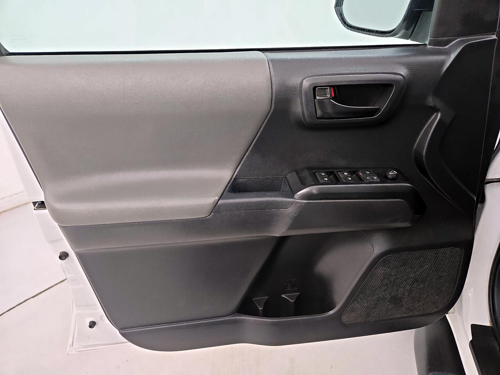 Thumbnail: 2022 Toyota Tacoma - 12