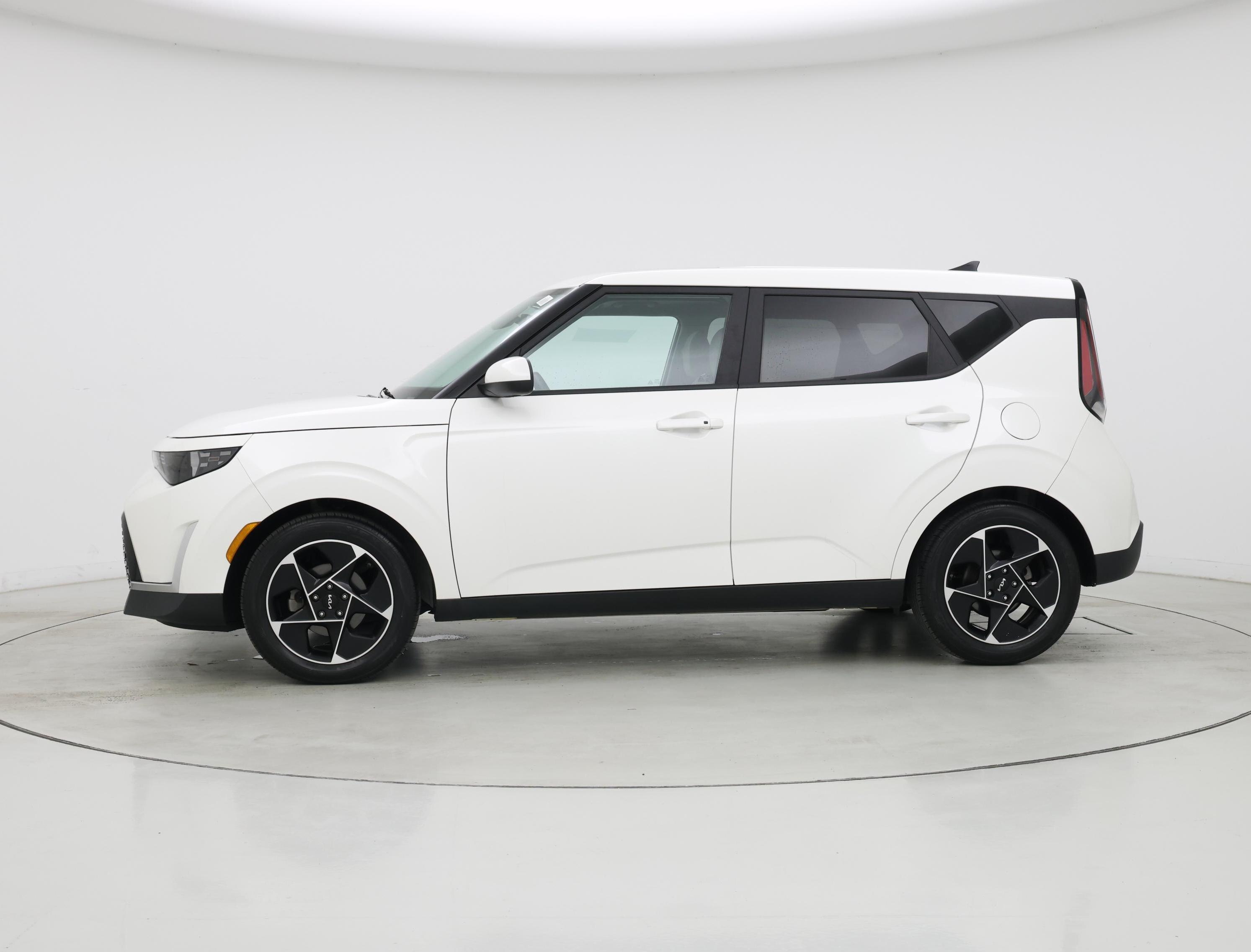 Thumbnail: 2023 Kia Soul - 3