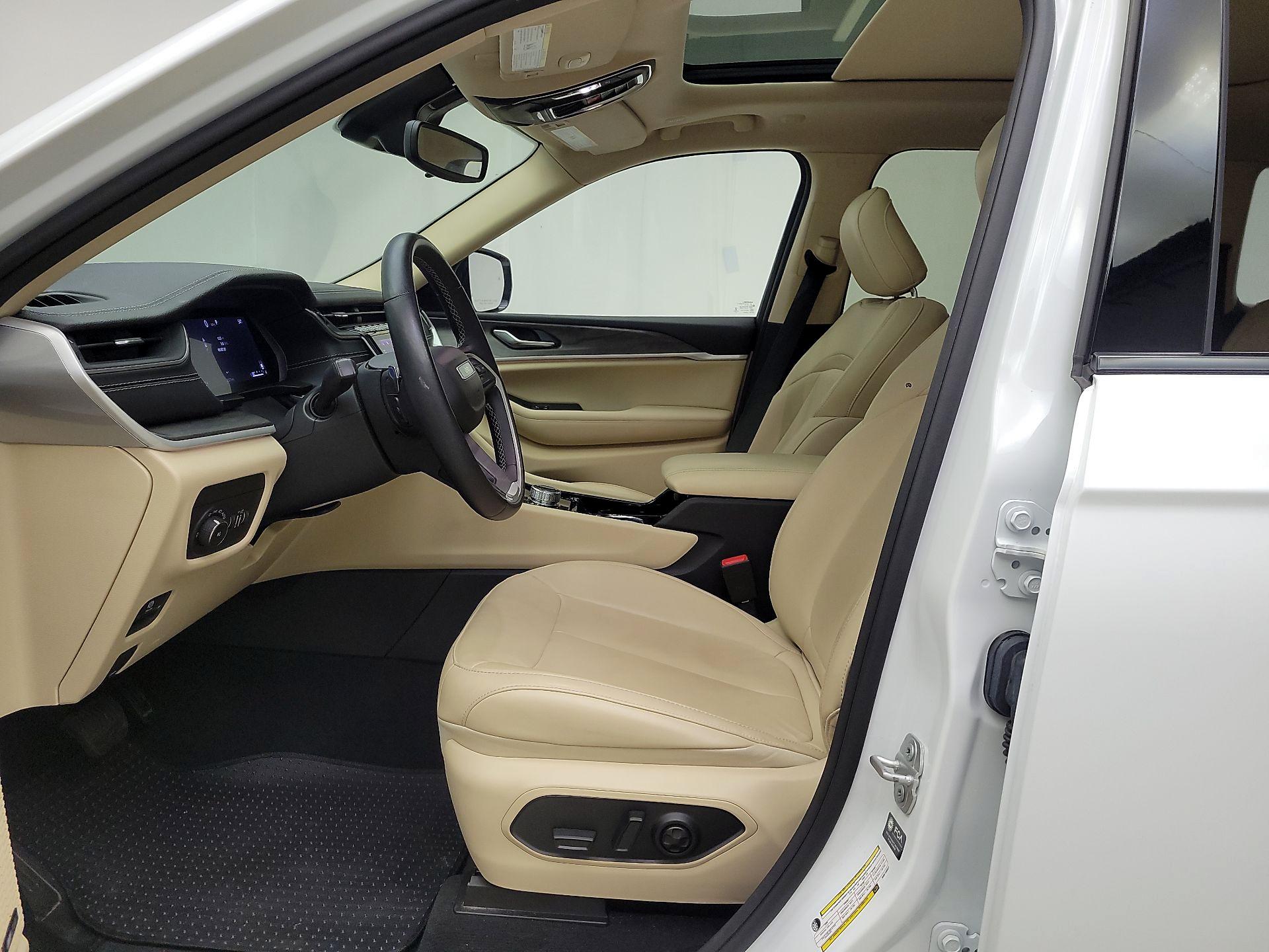 Thumbnail: 2022 Jeep Grand Cherokee - 11