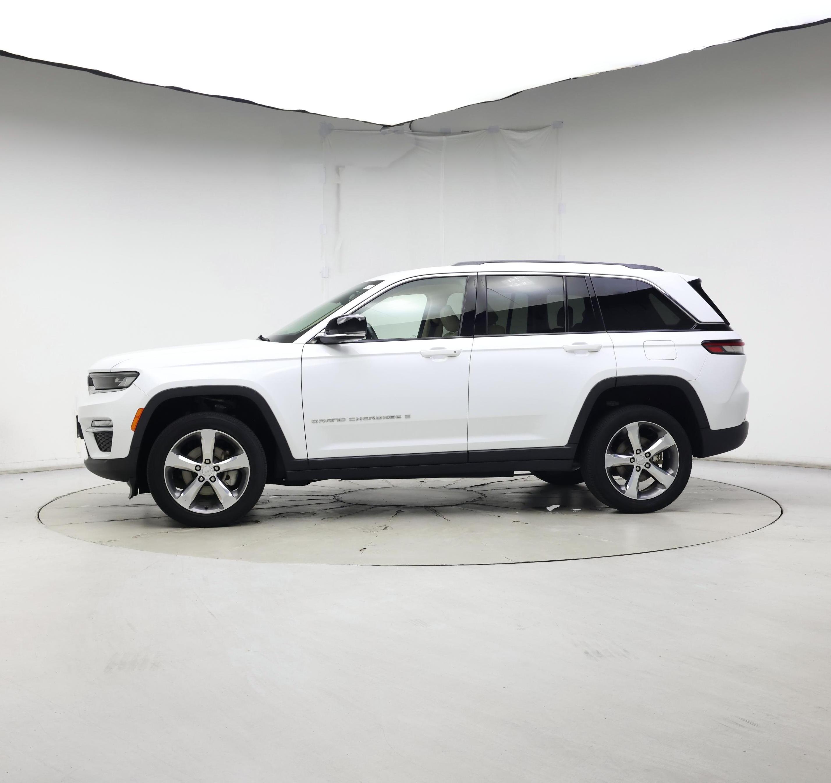 Thumbnail: 2022 Jeep Grand Cherokee - 3