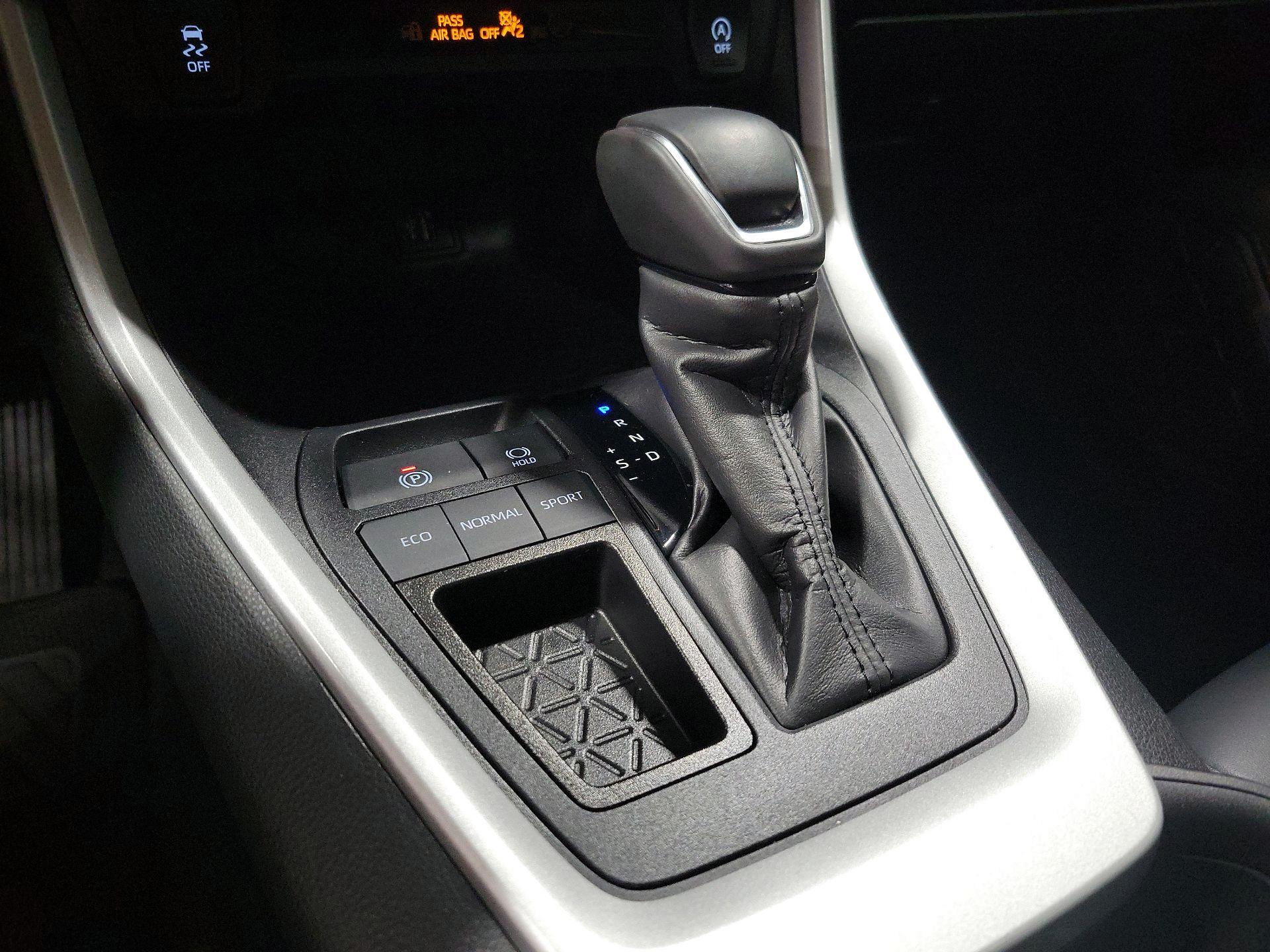 Thumbnail: 2024 Toyota RAV4 - 17