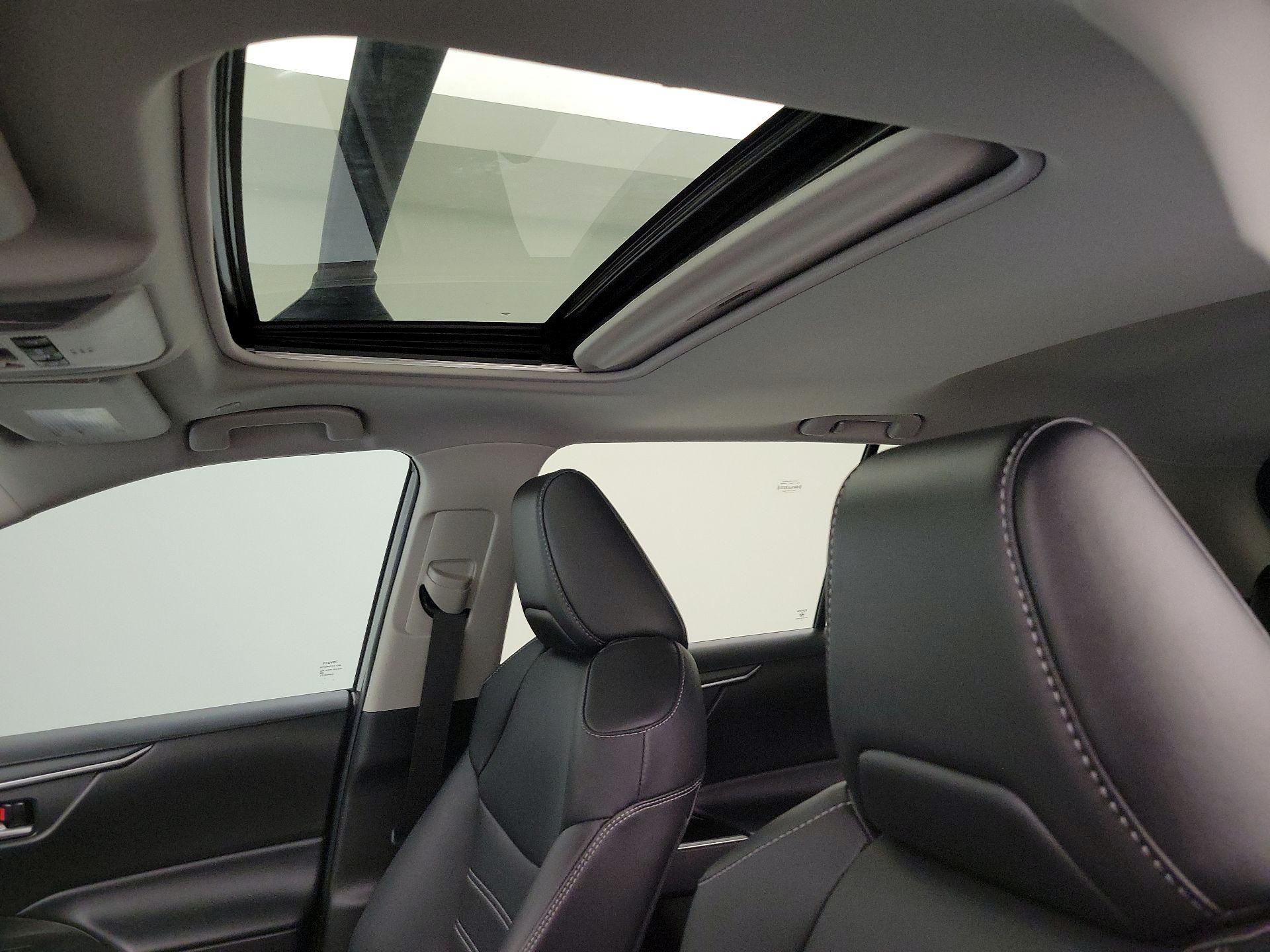 Thumbnail: 2024 Toyota RAV4 - 18