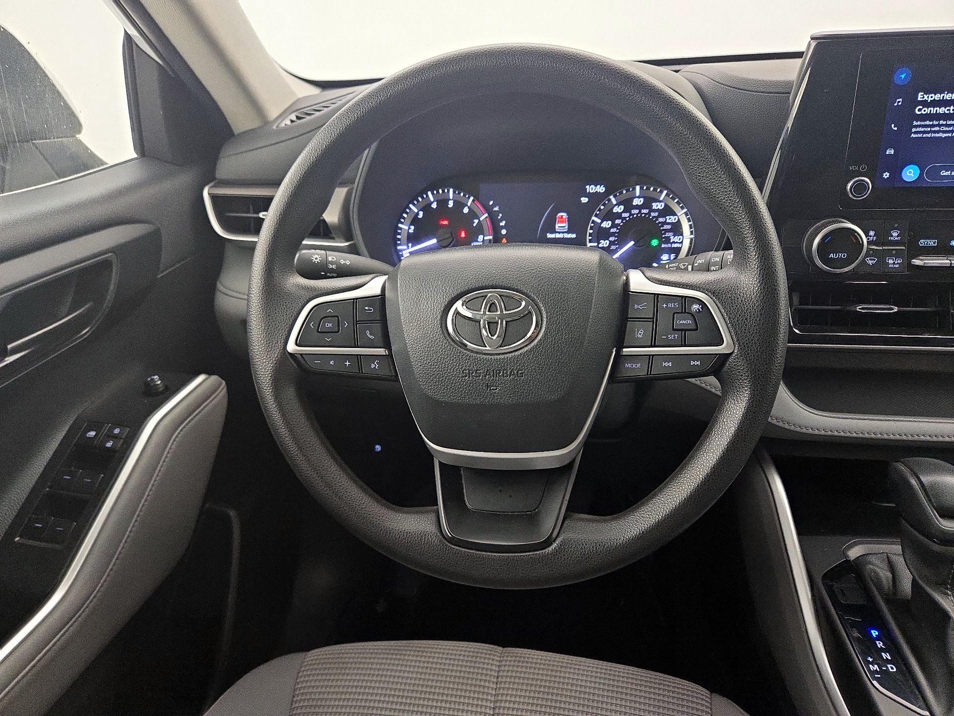 Thumbnail: 2023 Toyota Highlander - 10
