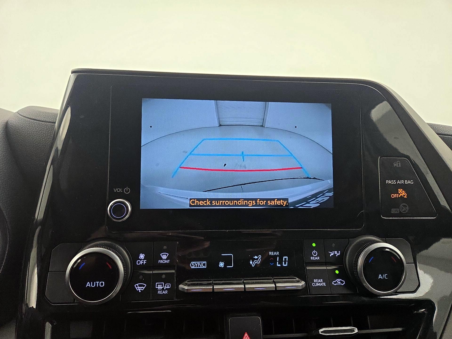Thumbnail: 2023 Toyota Highlander - 14