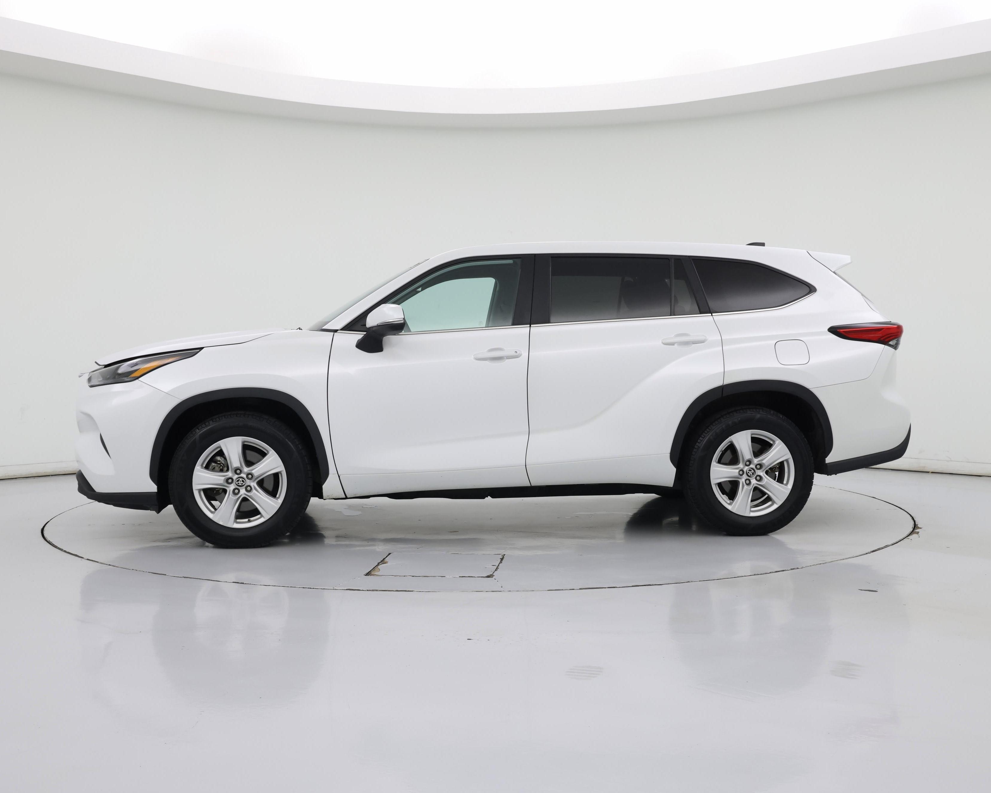 Thumbnail: 2023 Toyota Highlander - 3