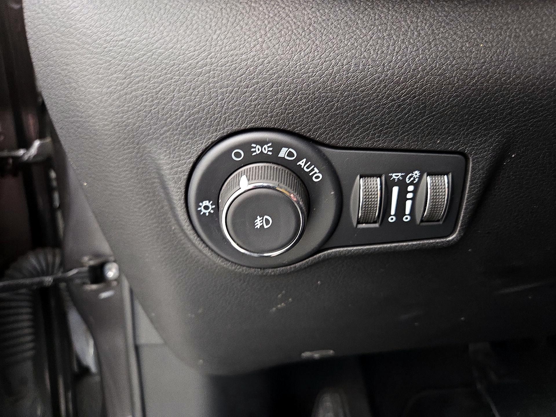 Thumbnail: 2022 Jeep Compass - 13