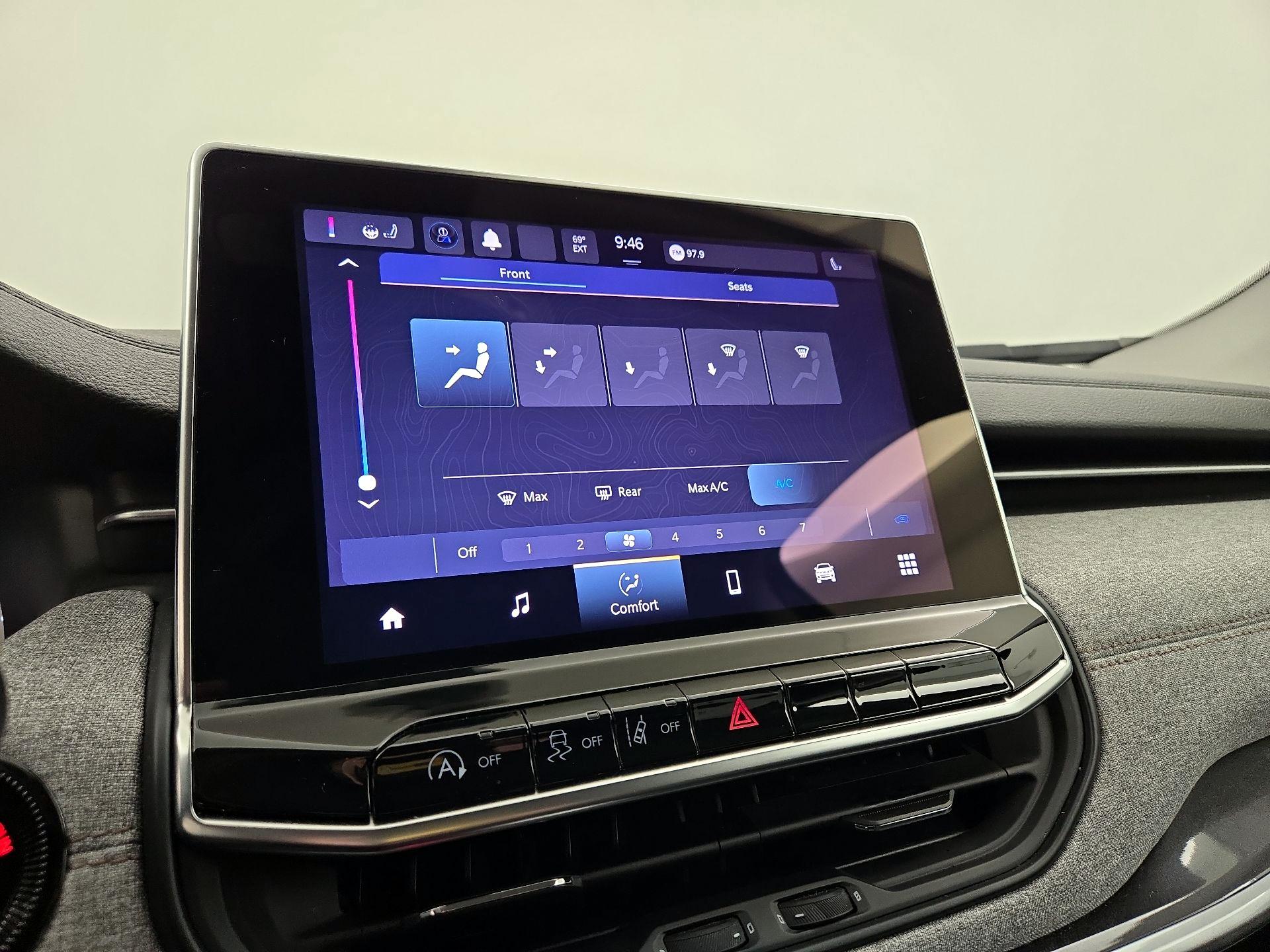 Thumbnail: 2022 Jeep Compass - 16