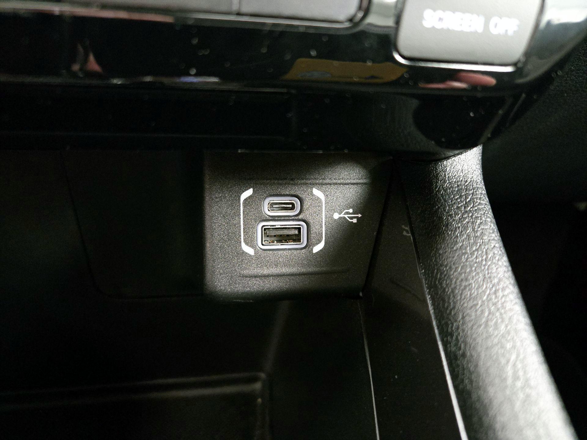 Thumbnail: 2022 Jeep Compass - 18