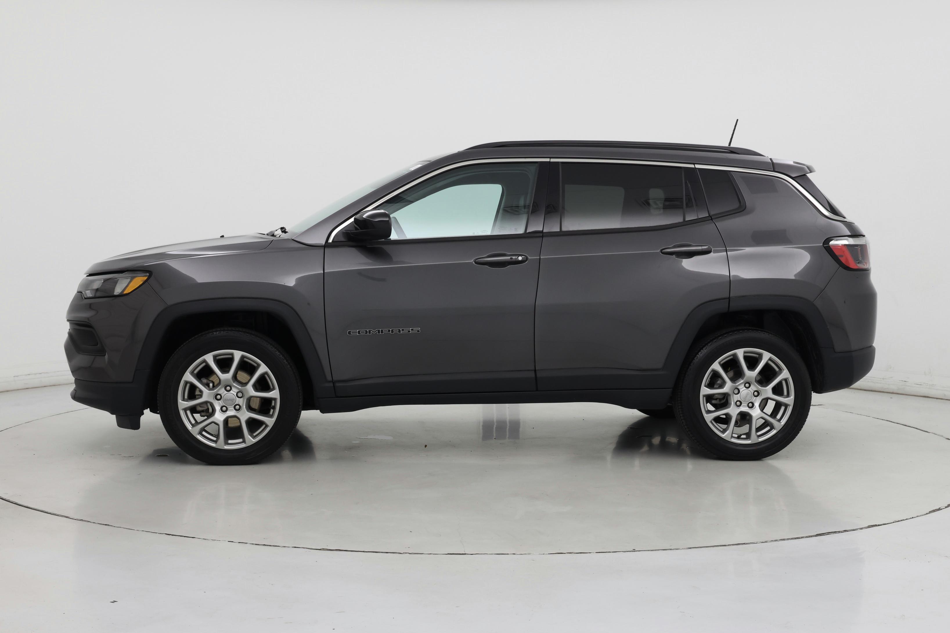 Thumbnail: 2022 Jeep Compass - 3