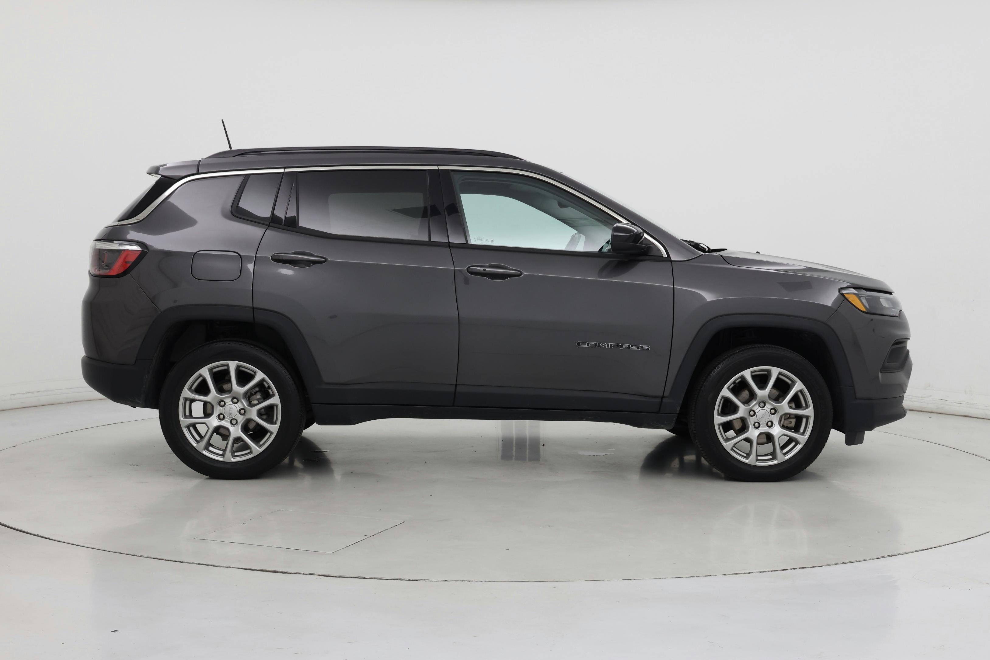 Thumbnail: 2022 Jeep Compass - 7