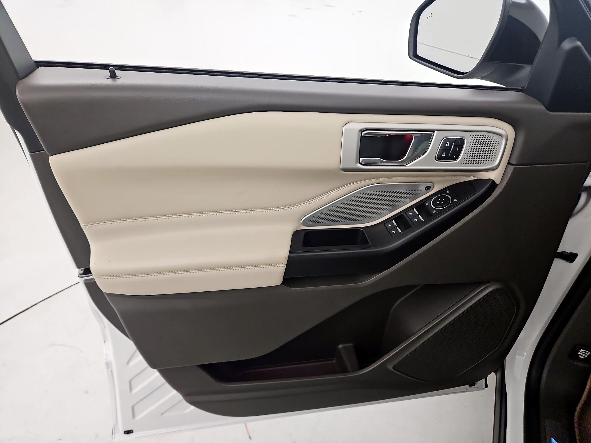 Thumbnail: 2020 Ford Explorer - 12