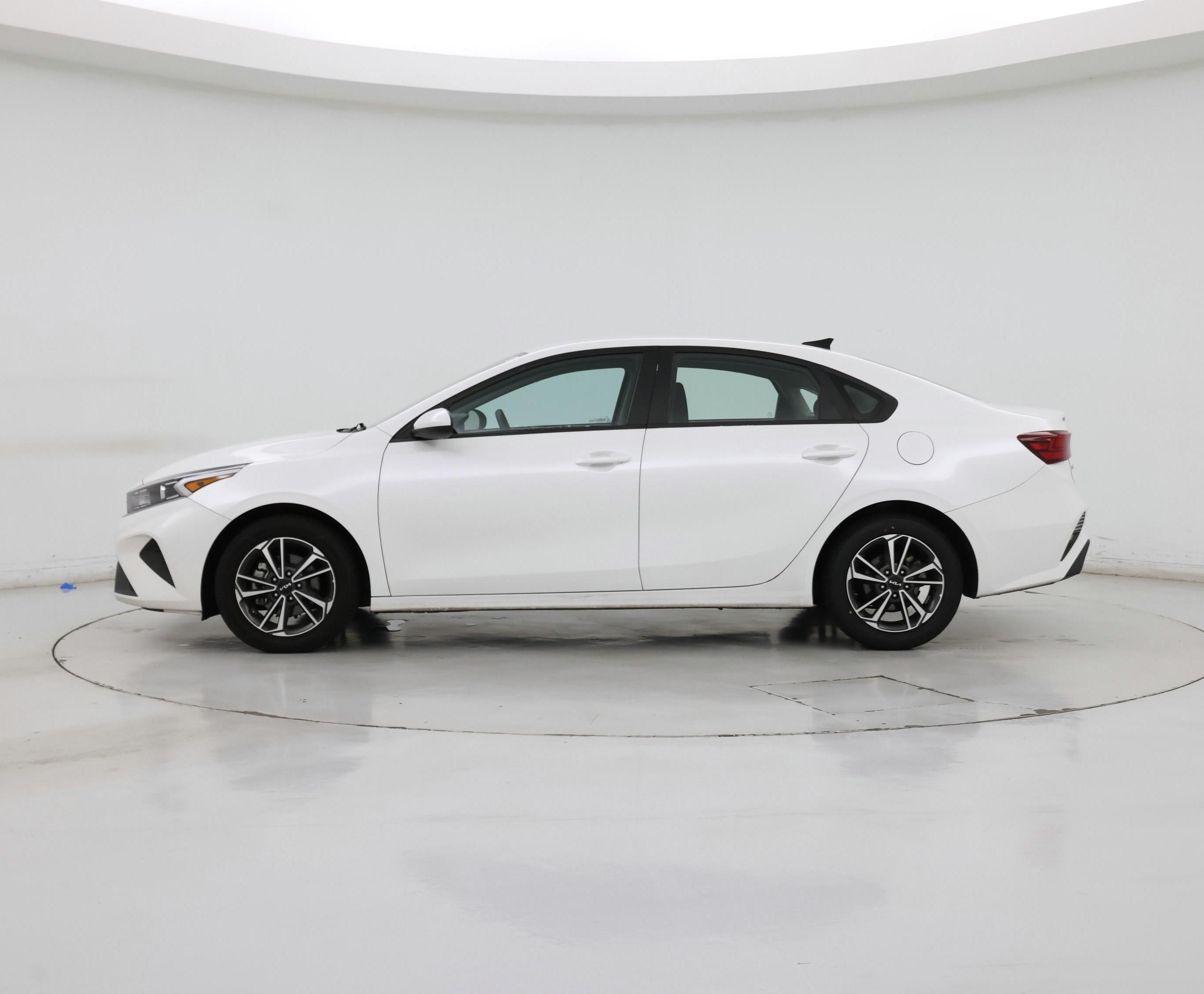 Thumbnail: 2023 Kia Forte - 3