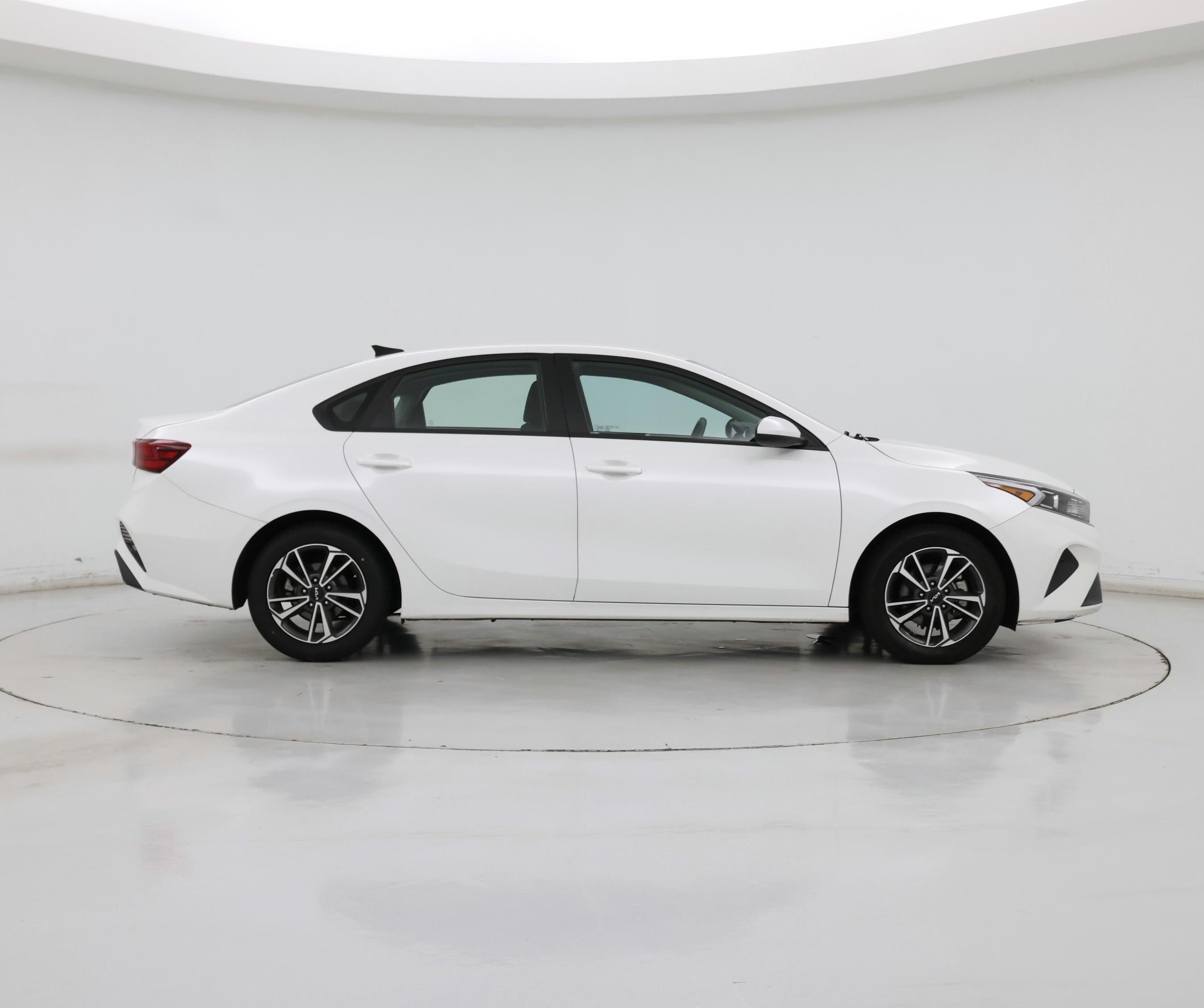 Thumbnail: 2023 Kia Forte - 7
