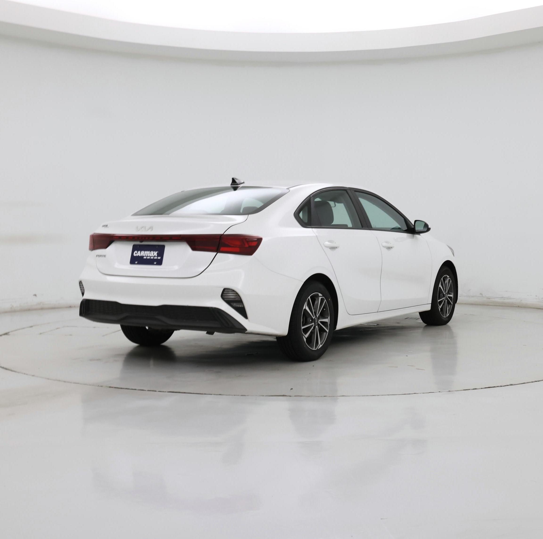 Thumbnail: 2023 Kia Forte - 8