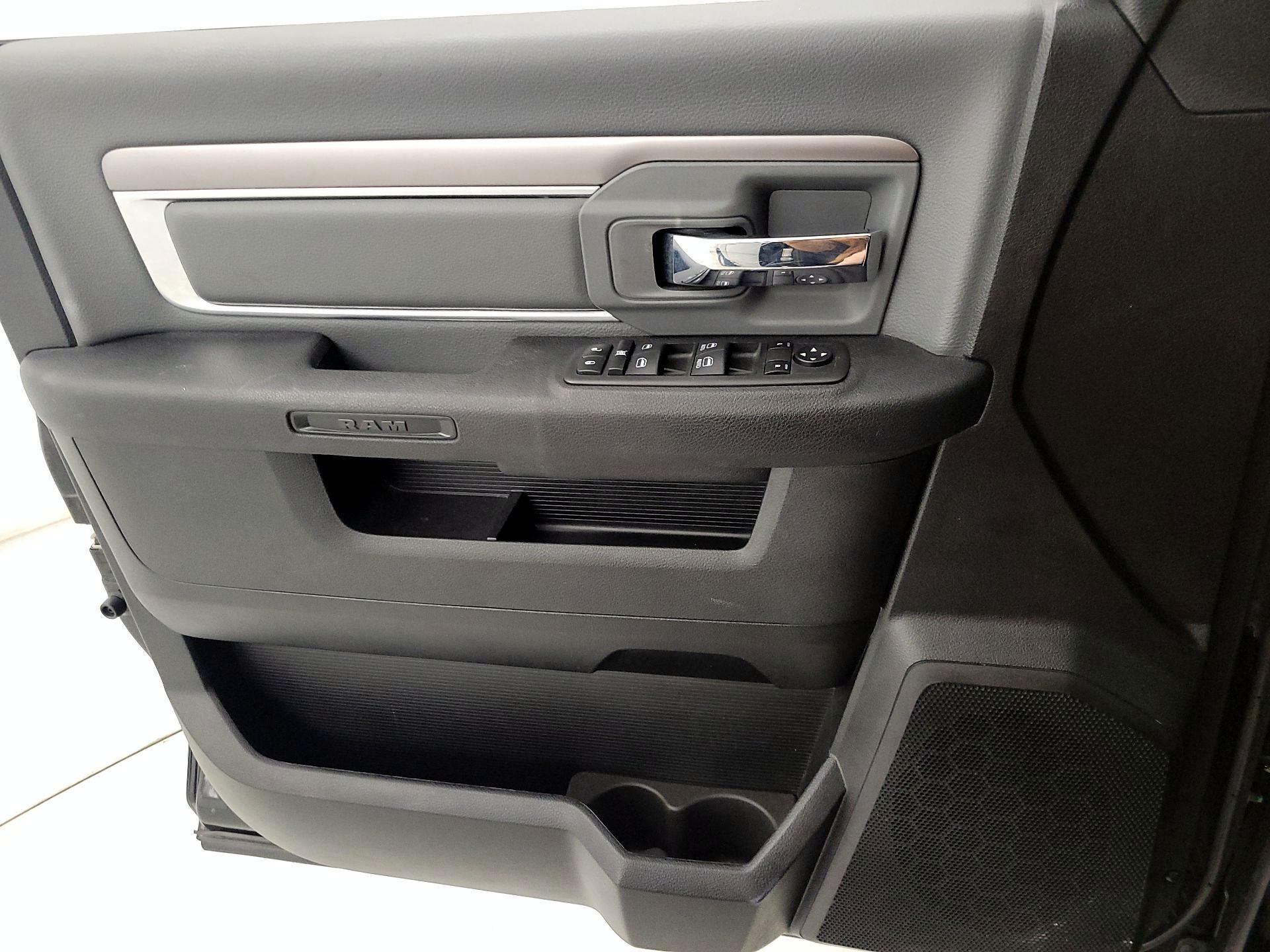 Thumbnail: 2023 RAM 1500 Classic - 12