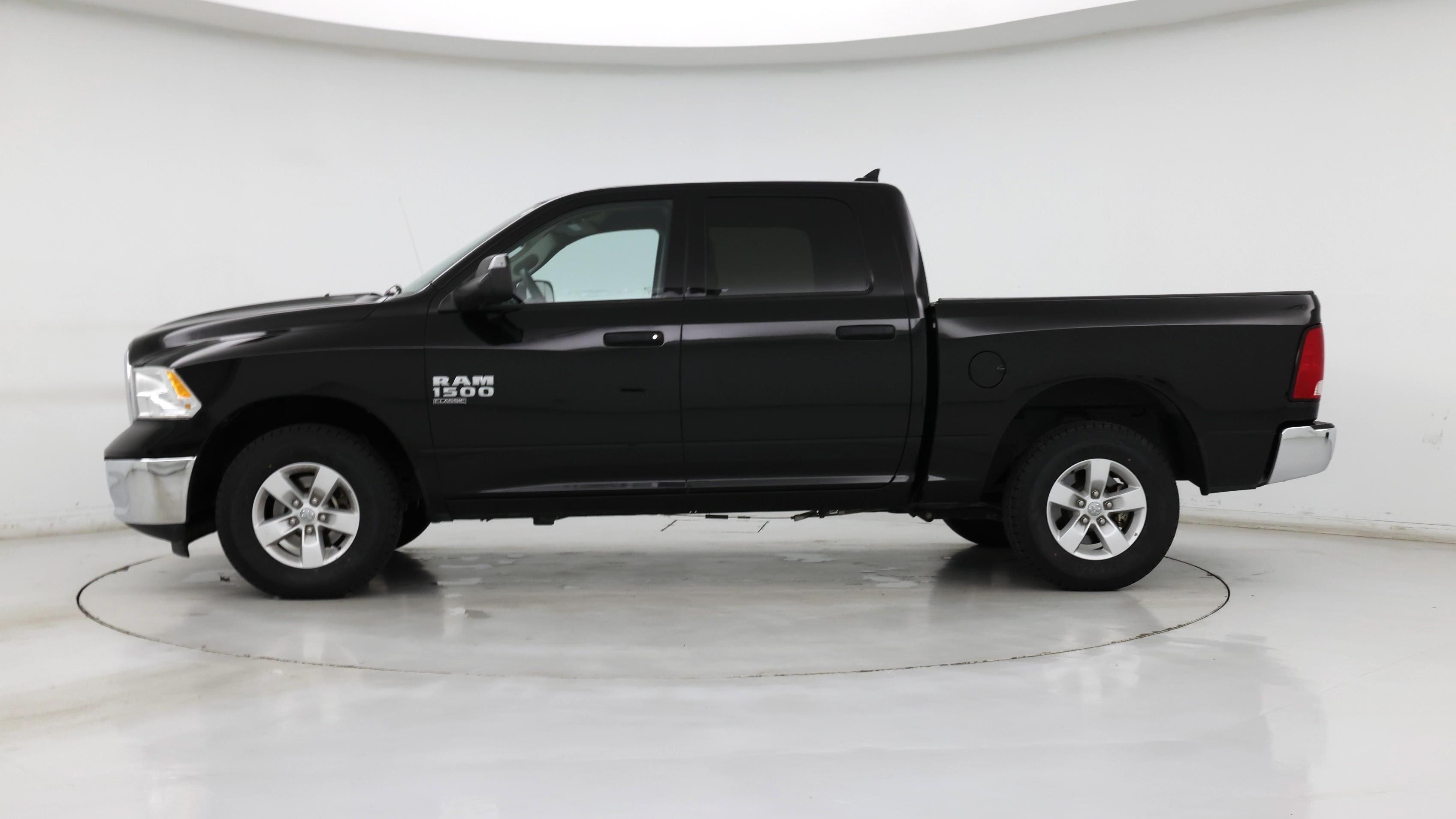 Thumbnail: 2023 RAM 1500 Classic - 3