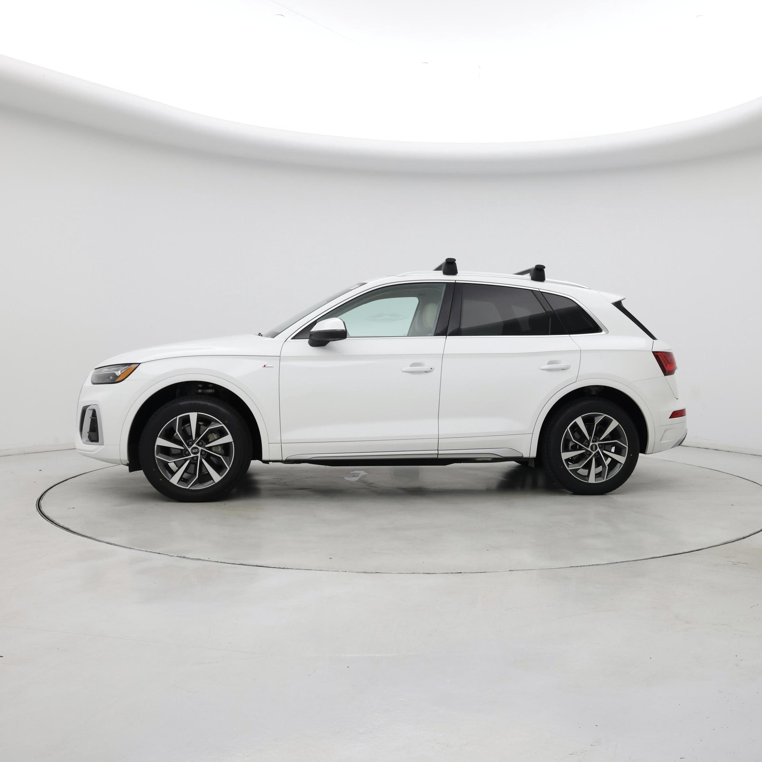 Thumbnail: 2023 Audi Q5 - 3