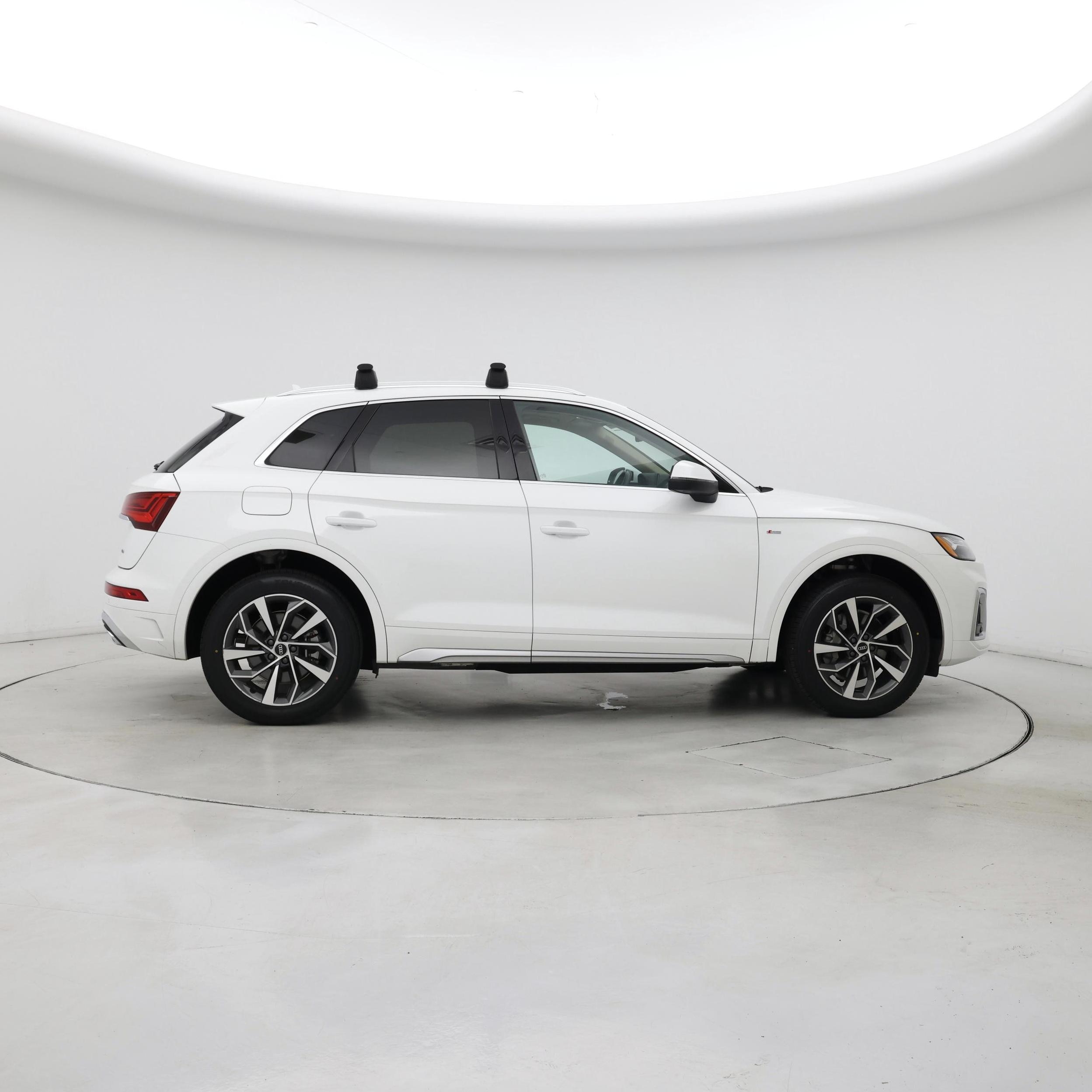 Thumbnail: 2023 Audi Q5 - 7