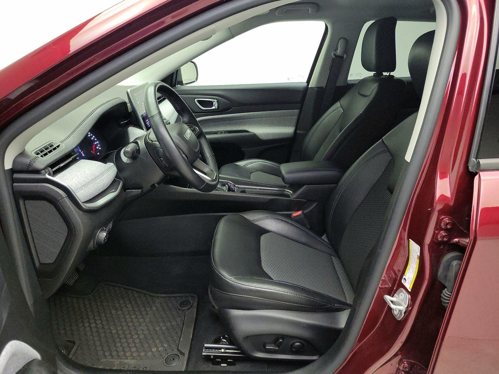 Thumbnail: 2022 Jeep Compass - 11