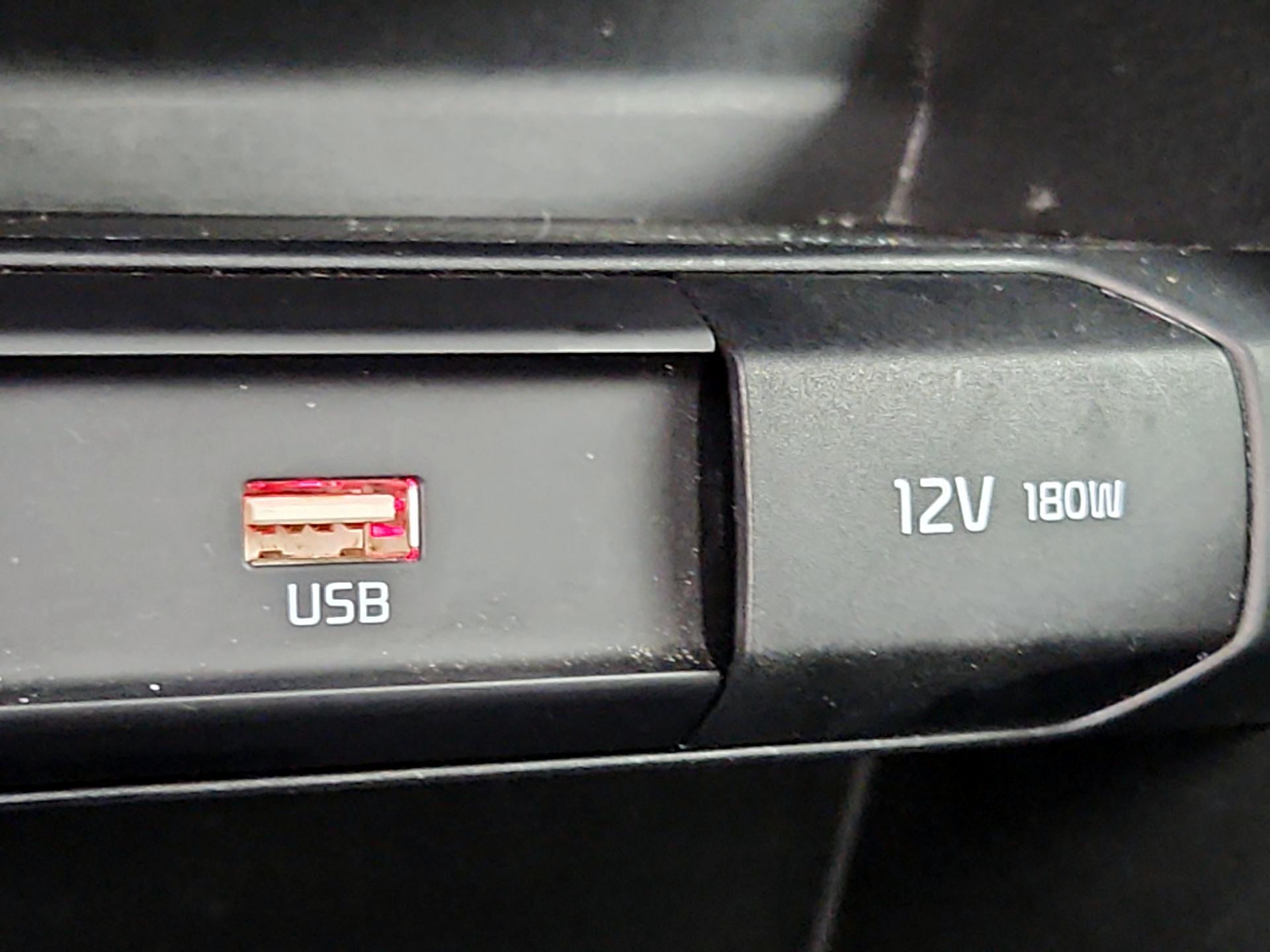 Thumbnail: 2023 Kia Rio - 18