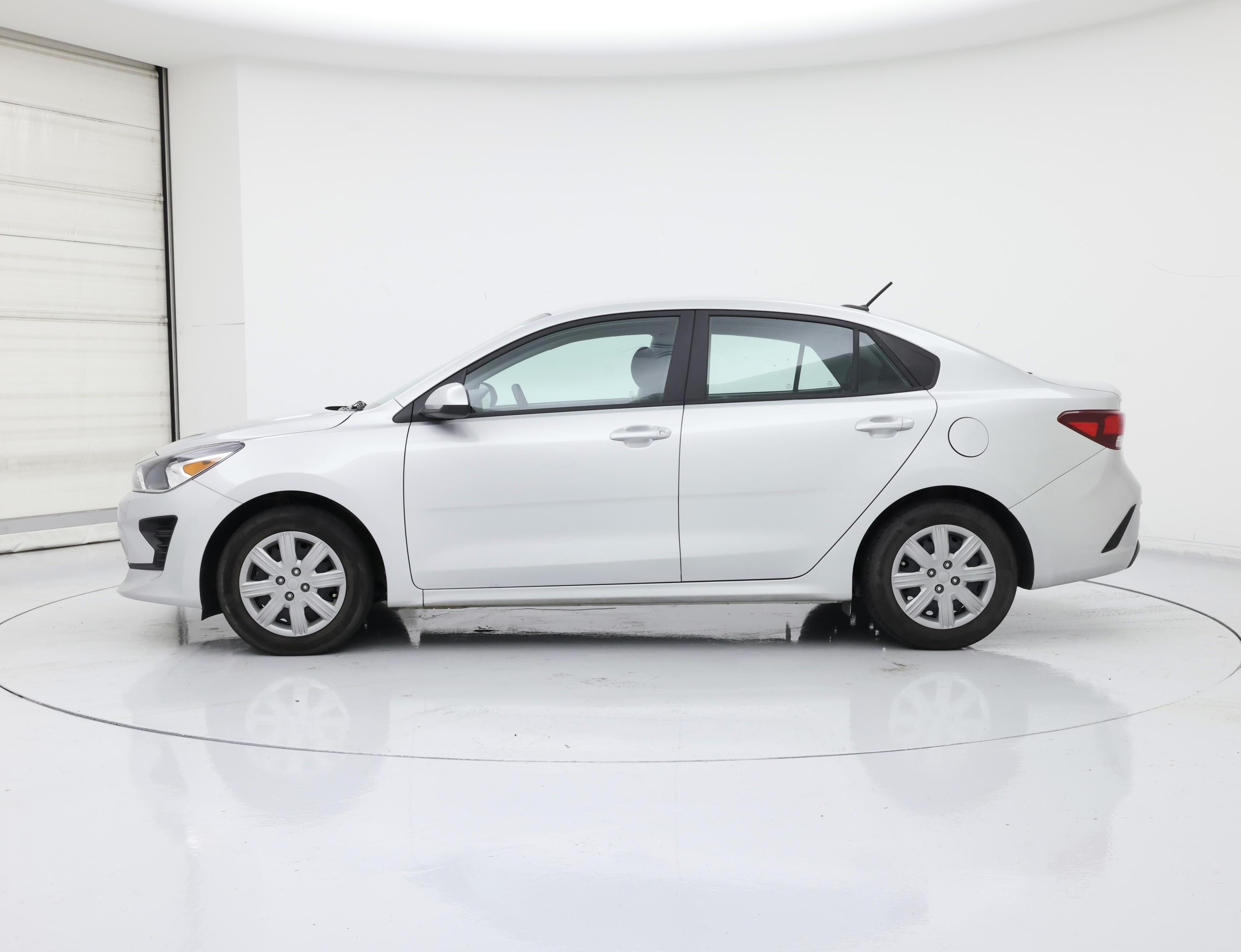 Thumbnail: 2023 Kia Rio - 3