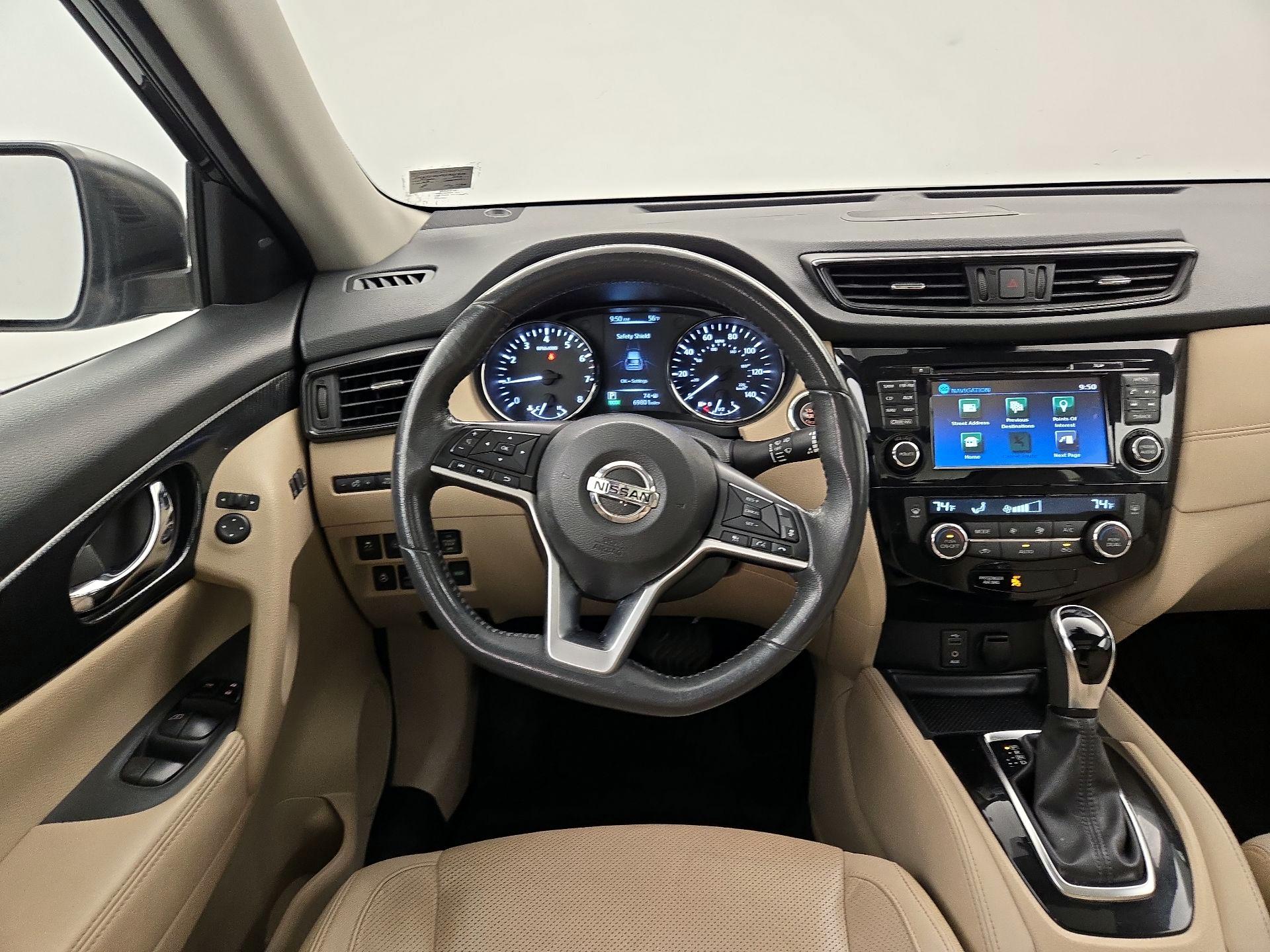 Thumbnail: 2017 Nissan Rogue - 10