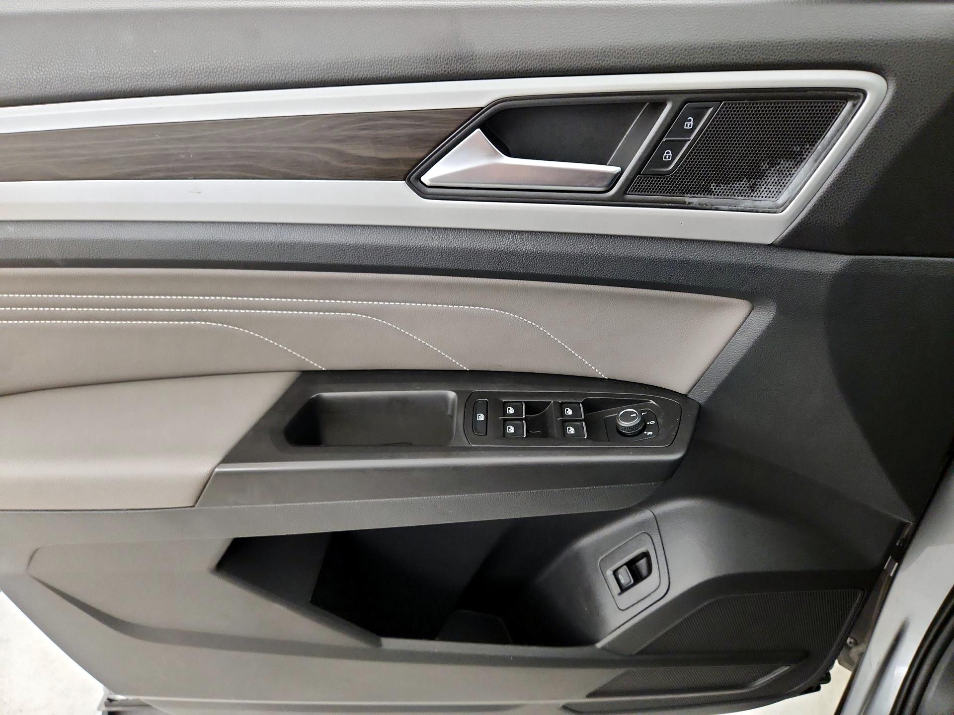 Thumbnail: 2022 Volkswagen Atlas - 12