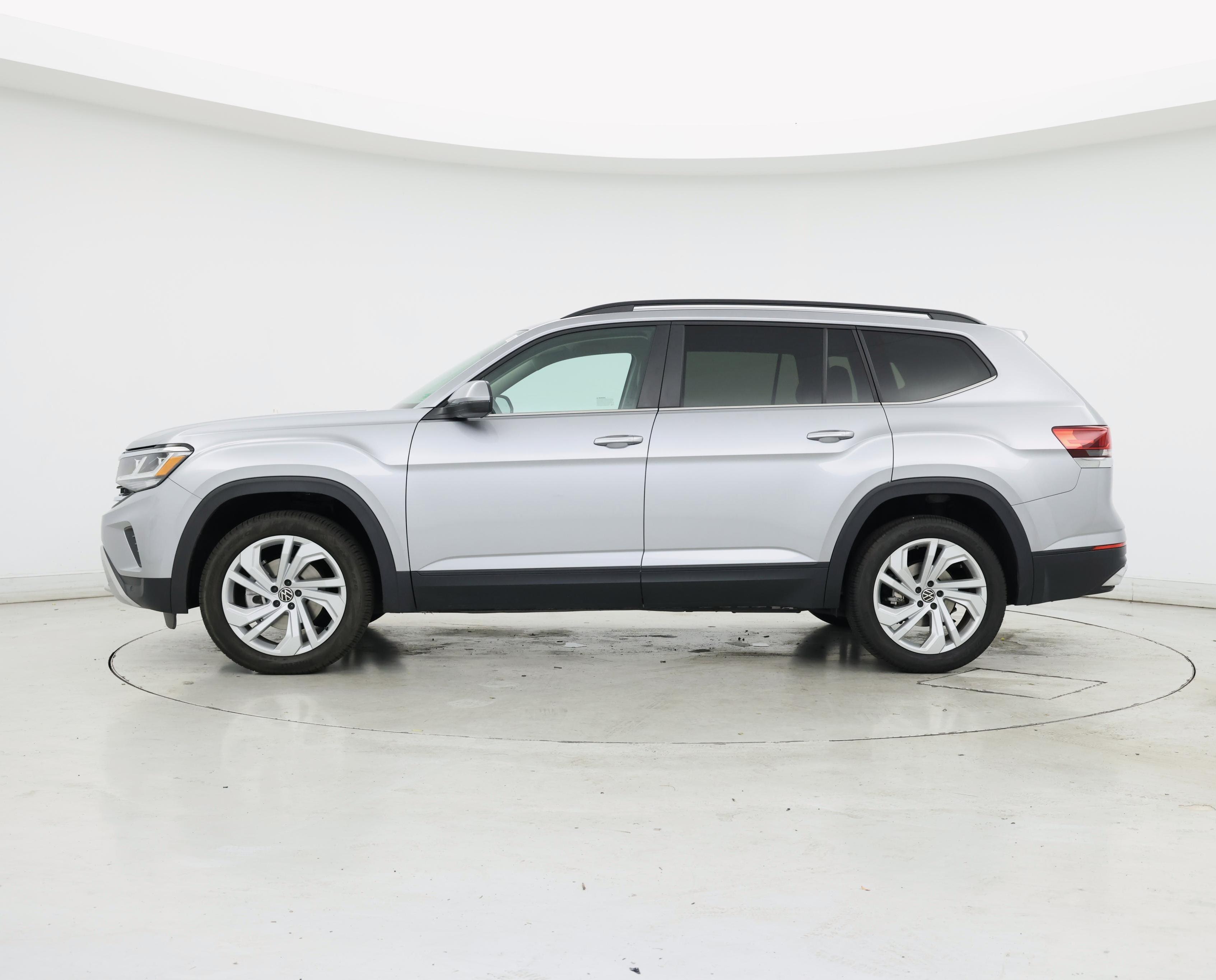 Thumbnail: 2022 Volkswagen Atlas - 3