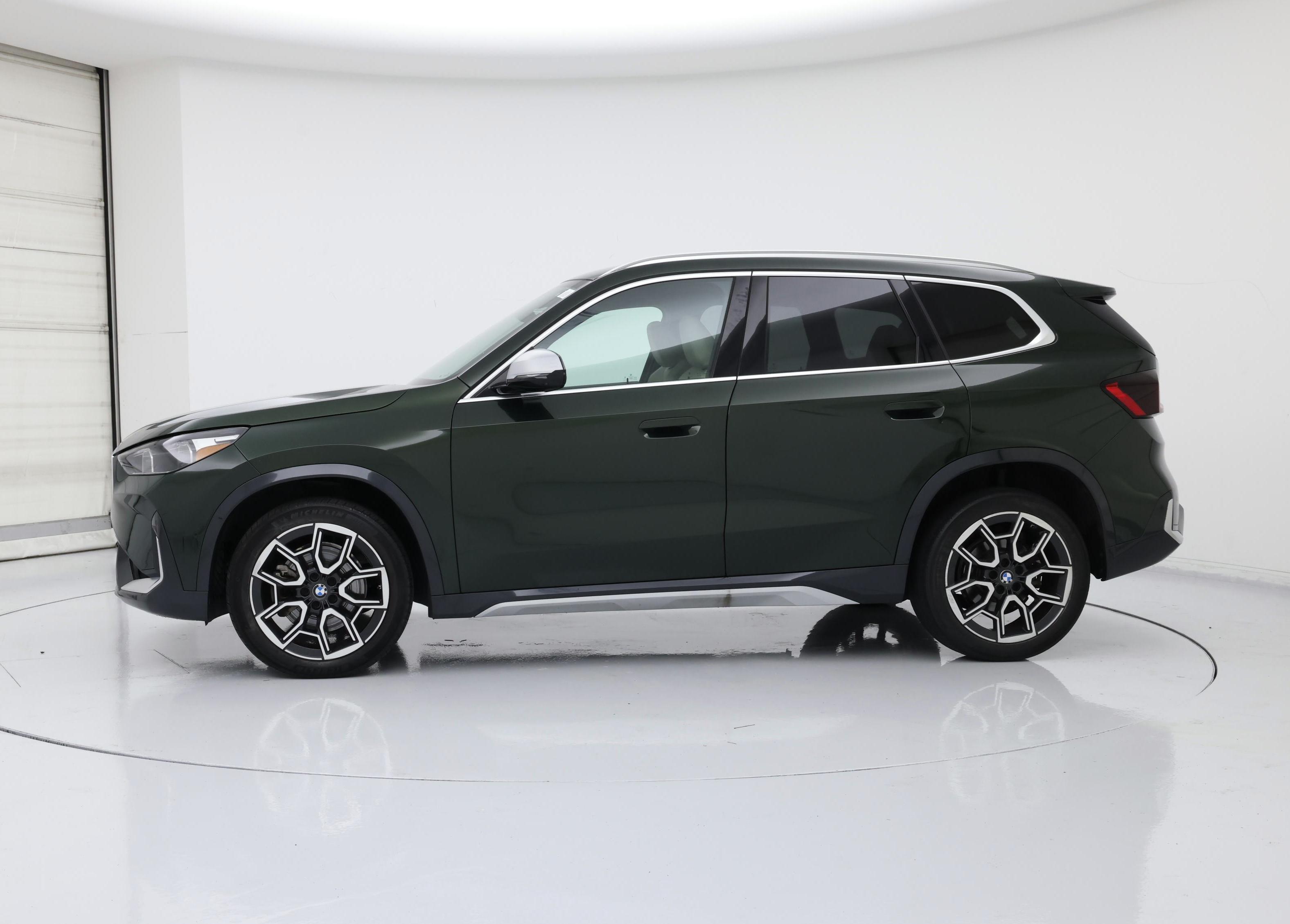 Thumbnail: 2023 BMW X1 - 3