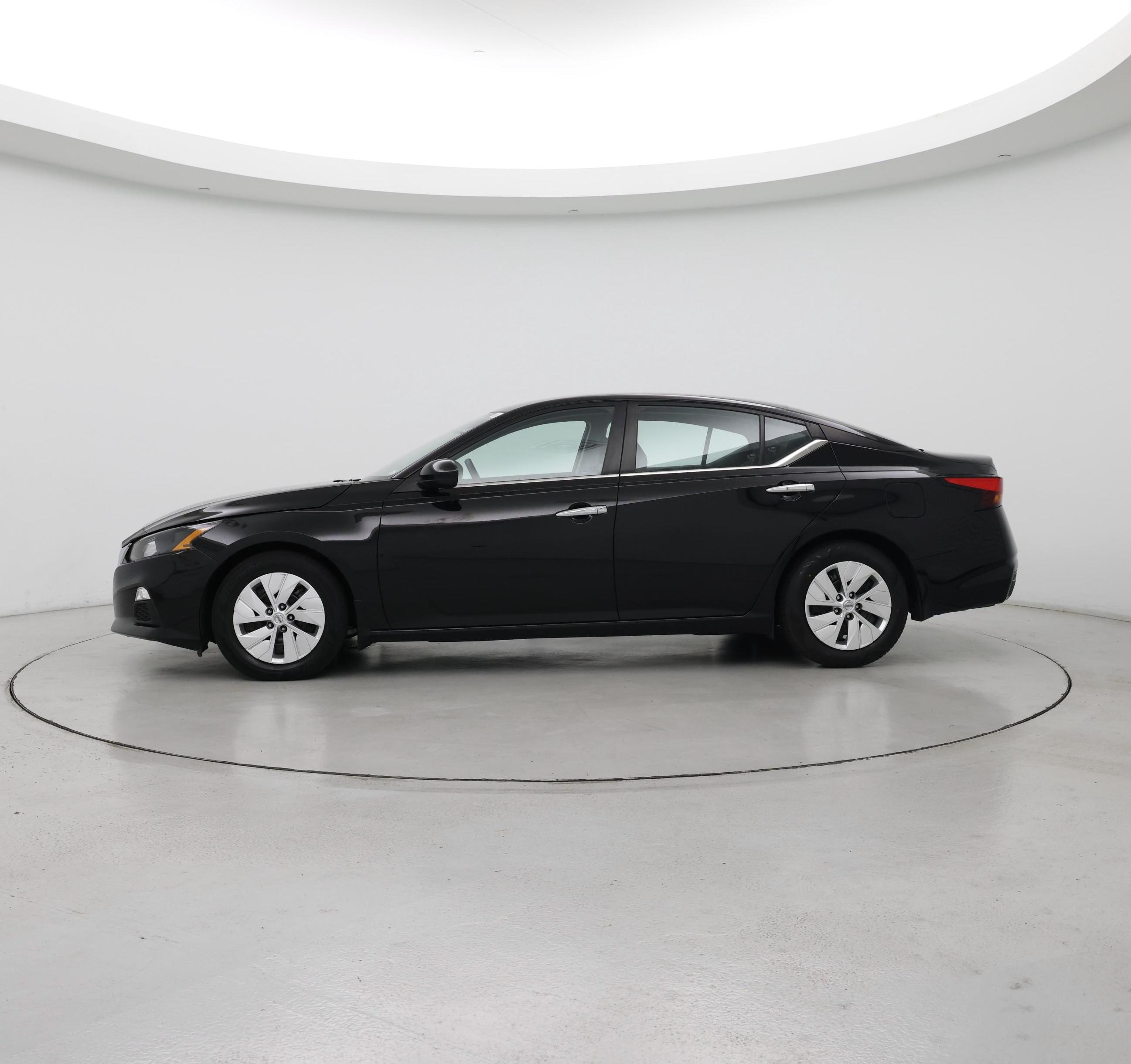 Thumbnail: 2022 Nissan Altima - 3