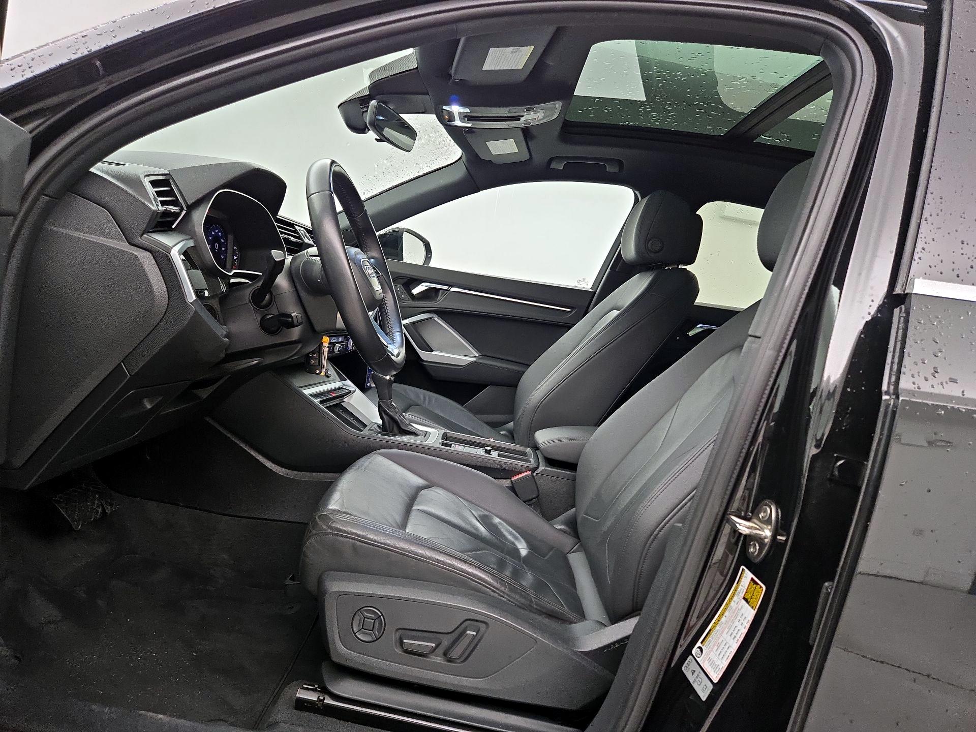 Thumbnail: 2020 Audi Q3 - 11