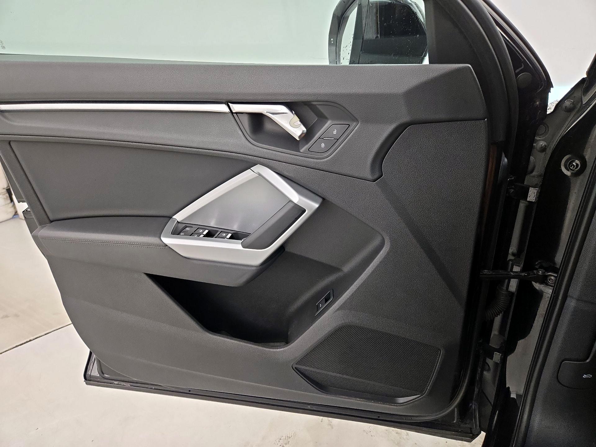 Thumbnail: 2020 Audi Q3 - 12