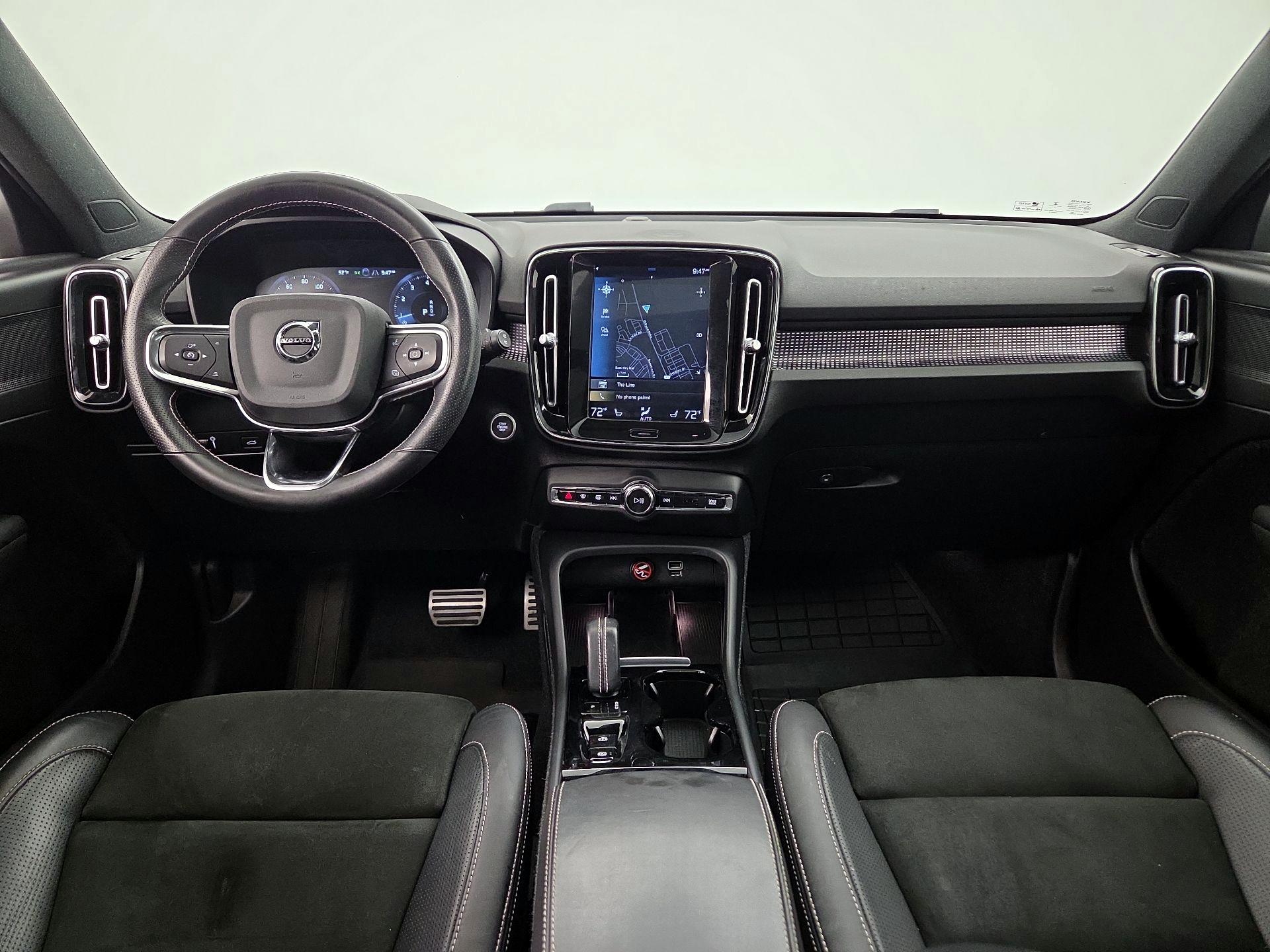 Thumbnail: 2021 Volvo XC40 - 9