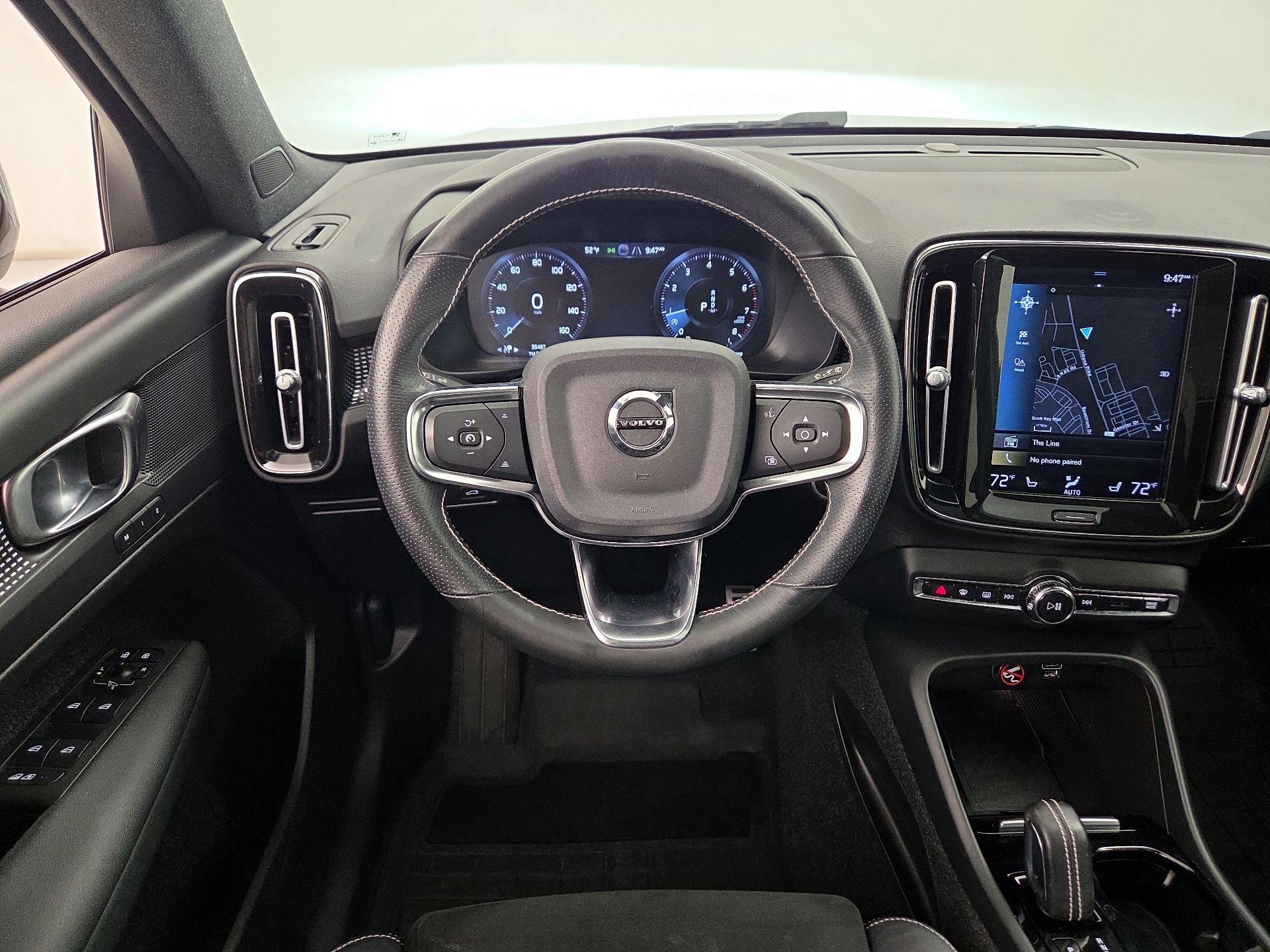 Thumbnail: 2021 Volvo XC40 - 10