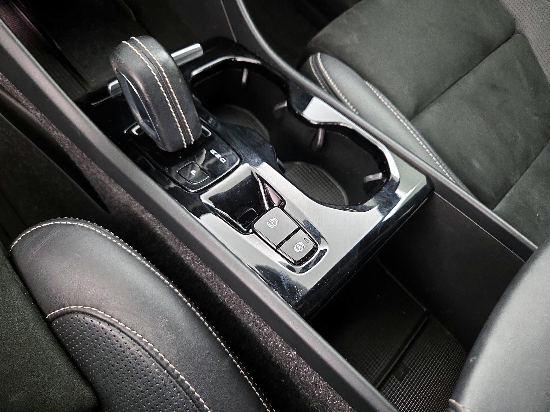 Thumbnail: 2021 Volvo XC40 - 18