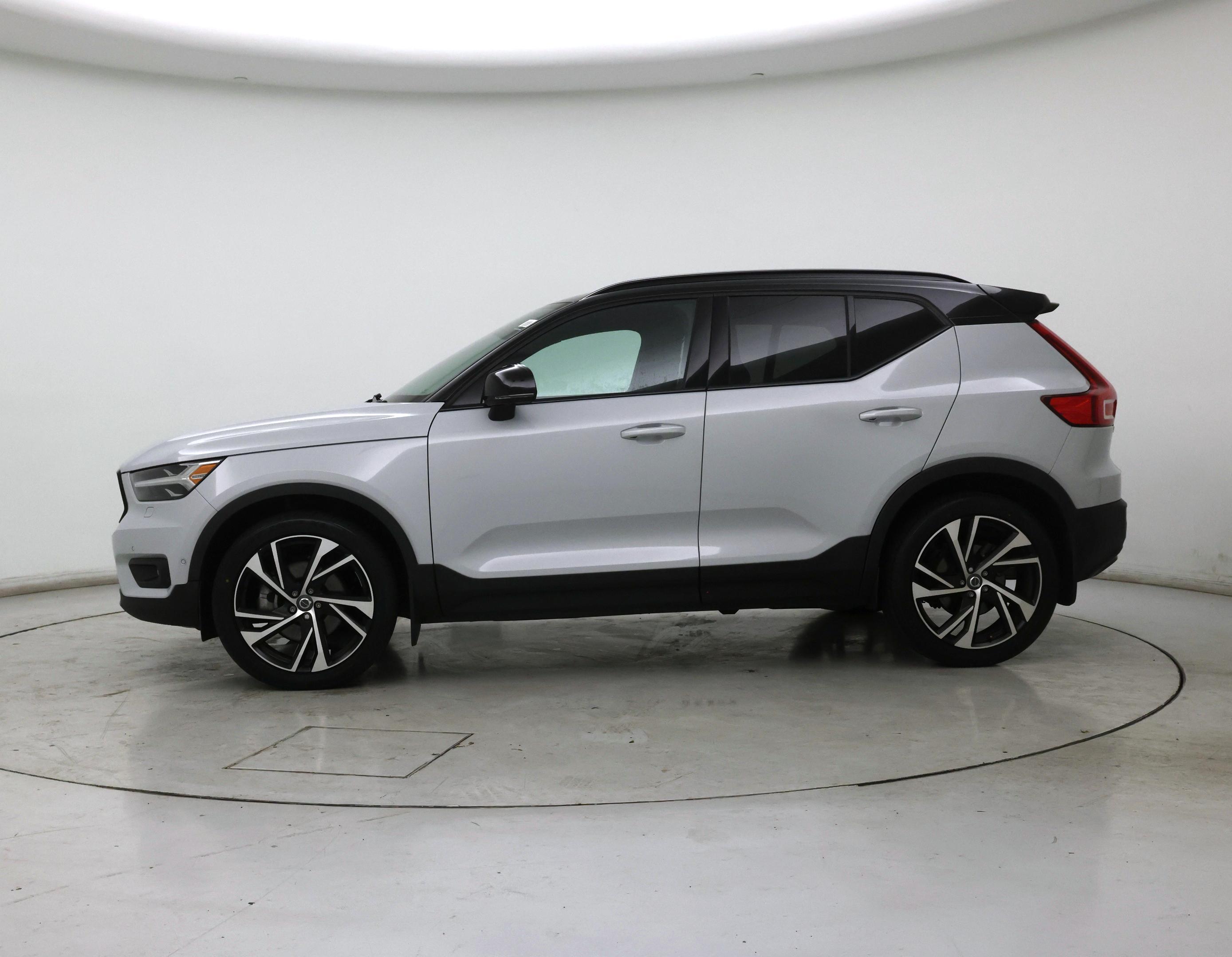 Thumbnail: 2021 Volvo XC40 - 3