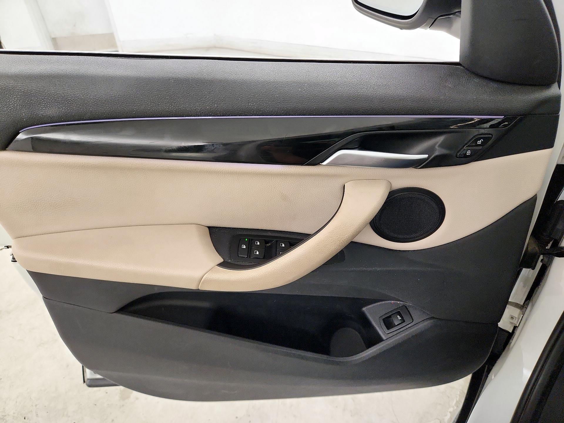 Thumbnail: 2020 BMW X1 - 12