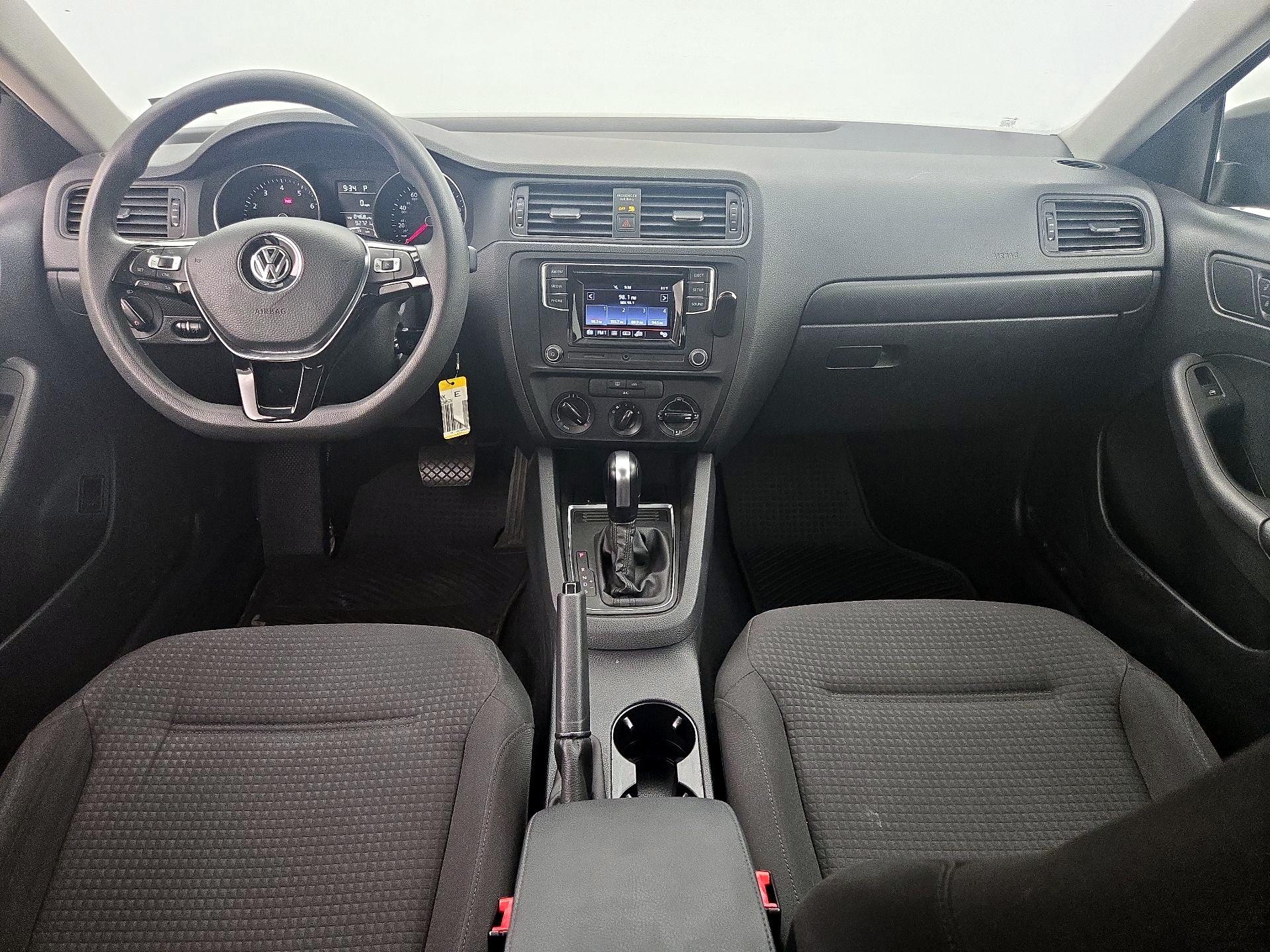 Thumbnail: 2016 Volkswagen Jetta - 9