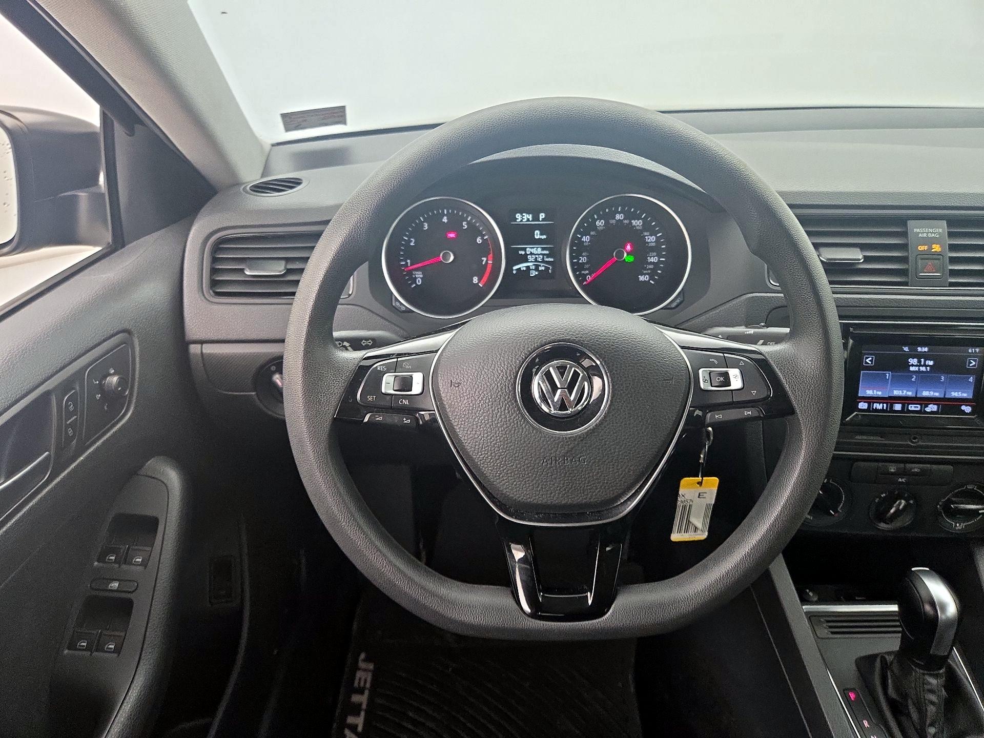 Thumbnail: 2016 Volkswagen Jetta - 10