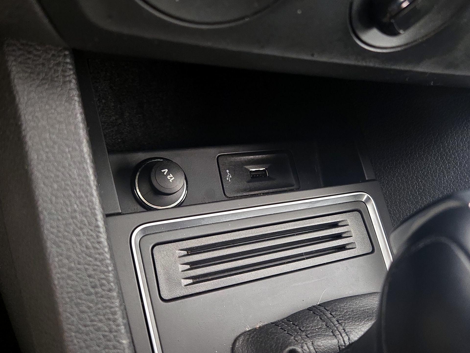 Thumbnail: 2016 Volkswagen Jetta - 17